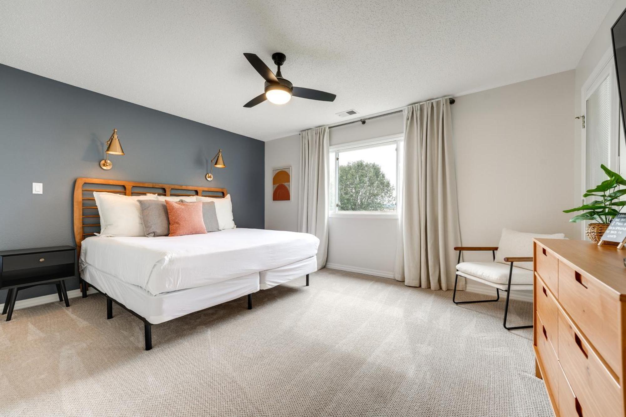 Getaway With Balcony And Amenities!