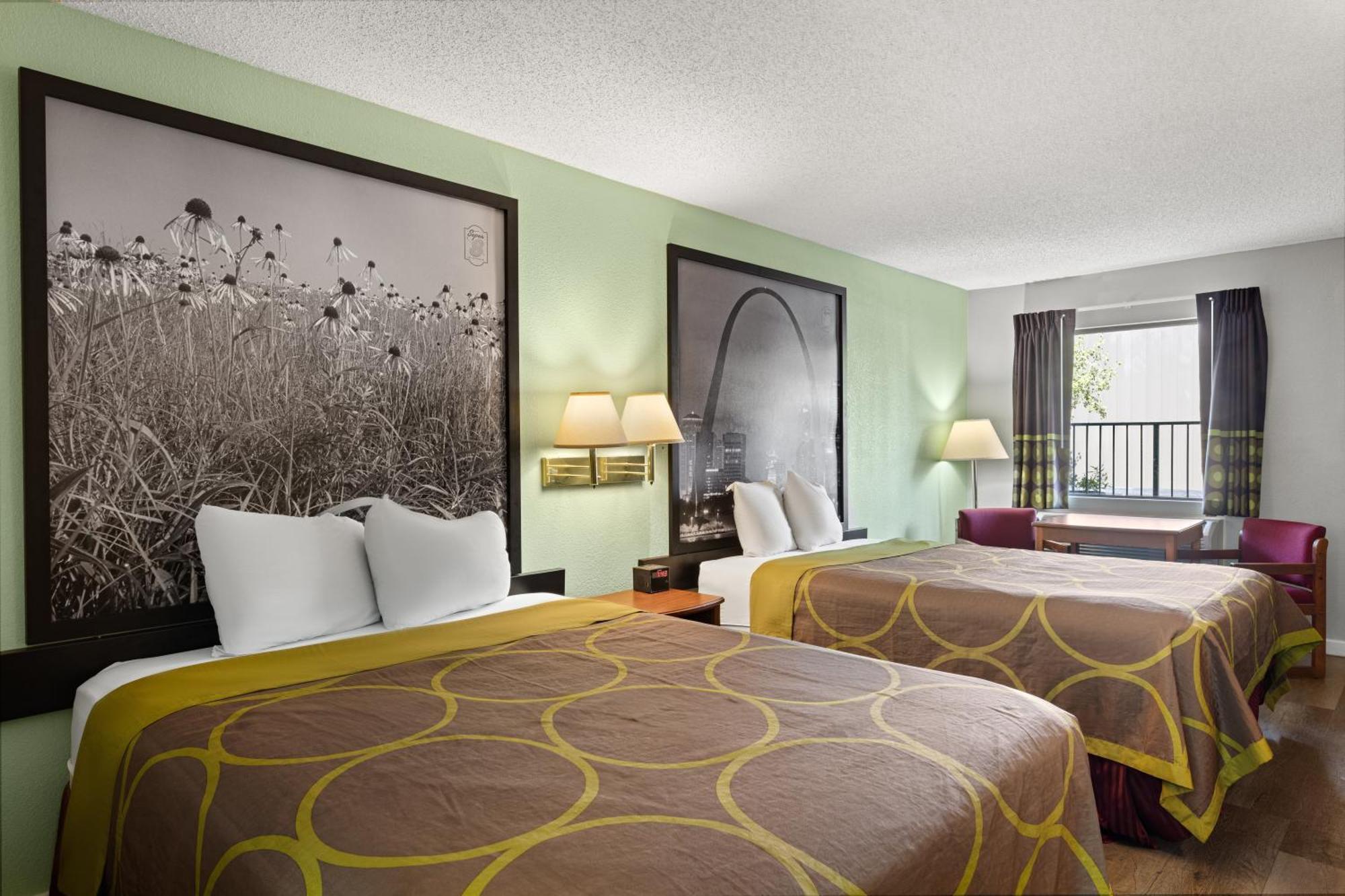 Super 8 By Wyndham - Shepherd Of The Hills Exwy Branson