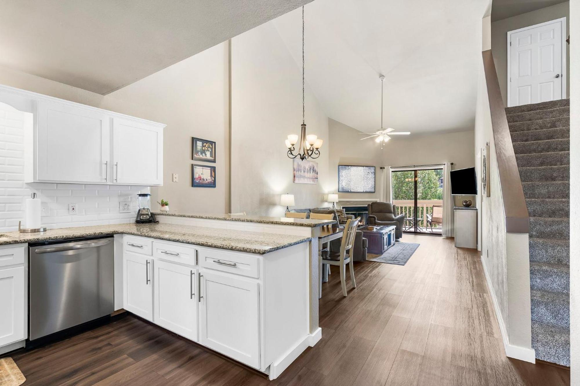 Apartment Elegant Lakeside Retreat In Branson