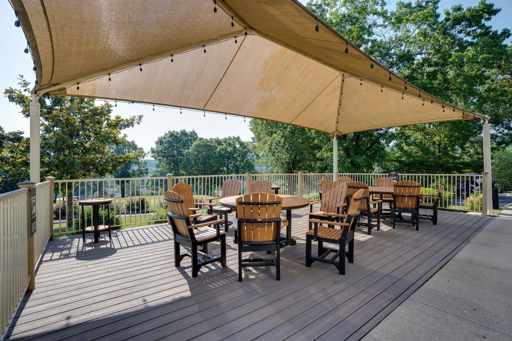 Elegant Lakeside Retreat In * Branson
