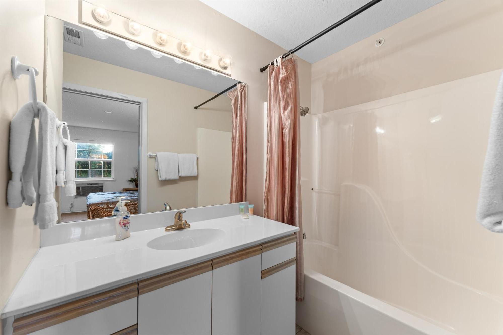 Carefree Getaways Apartment *