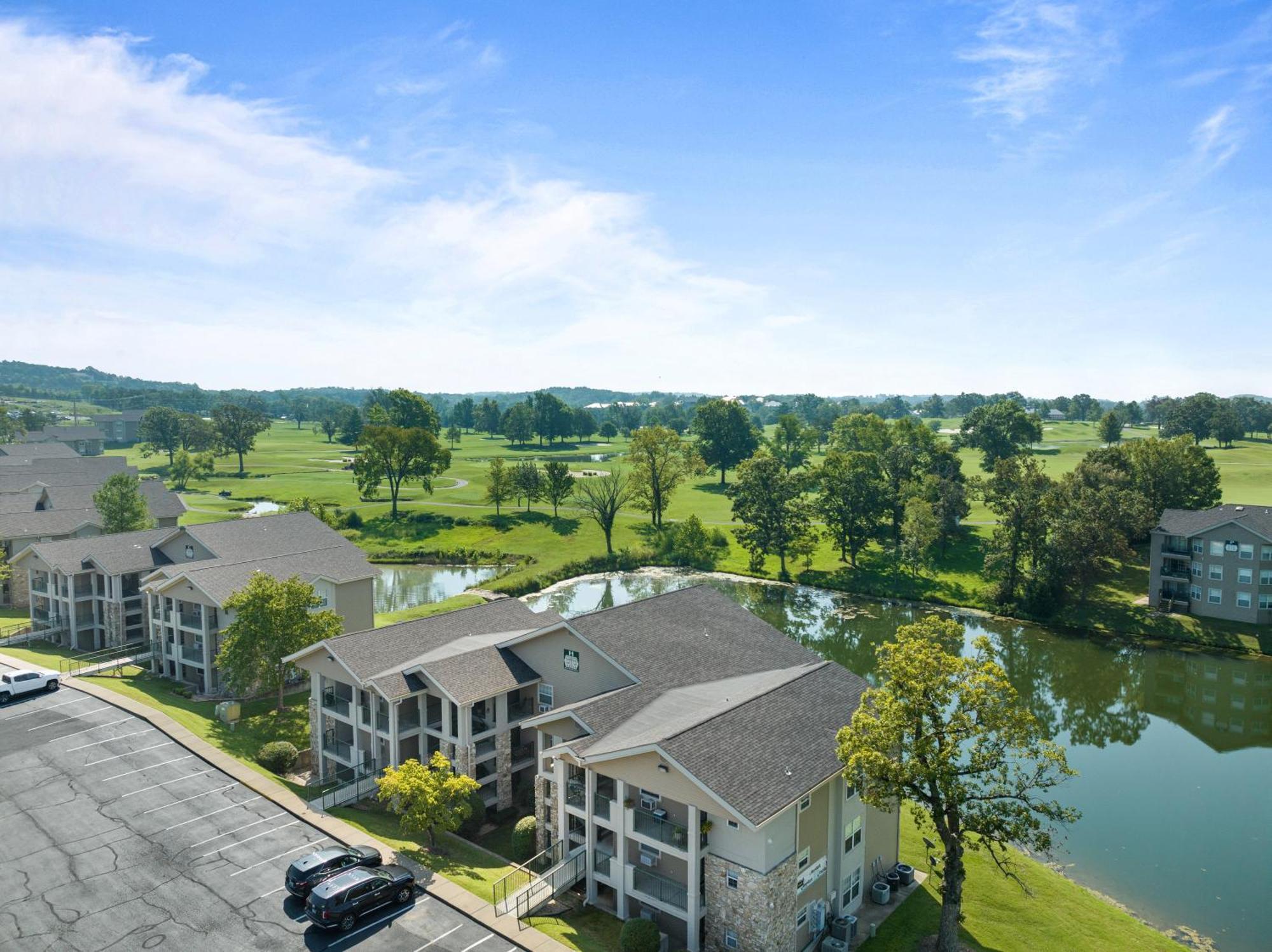 Carefree Getaways * Branson