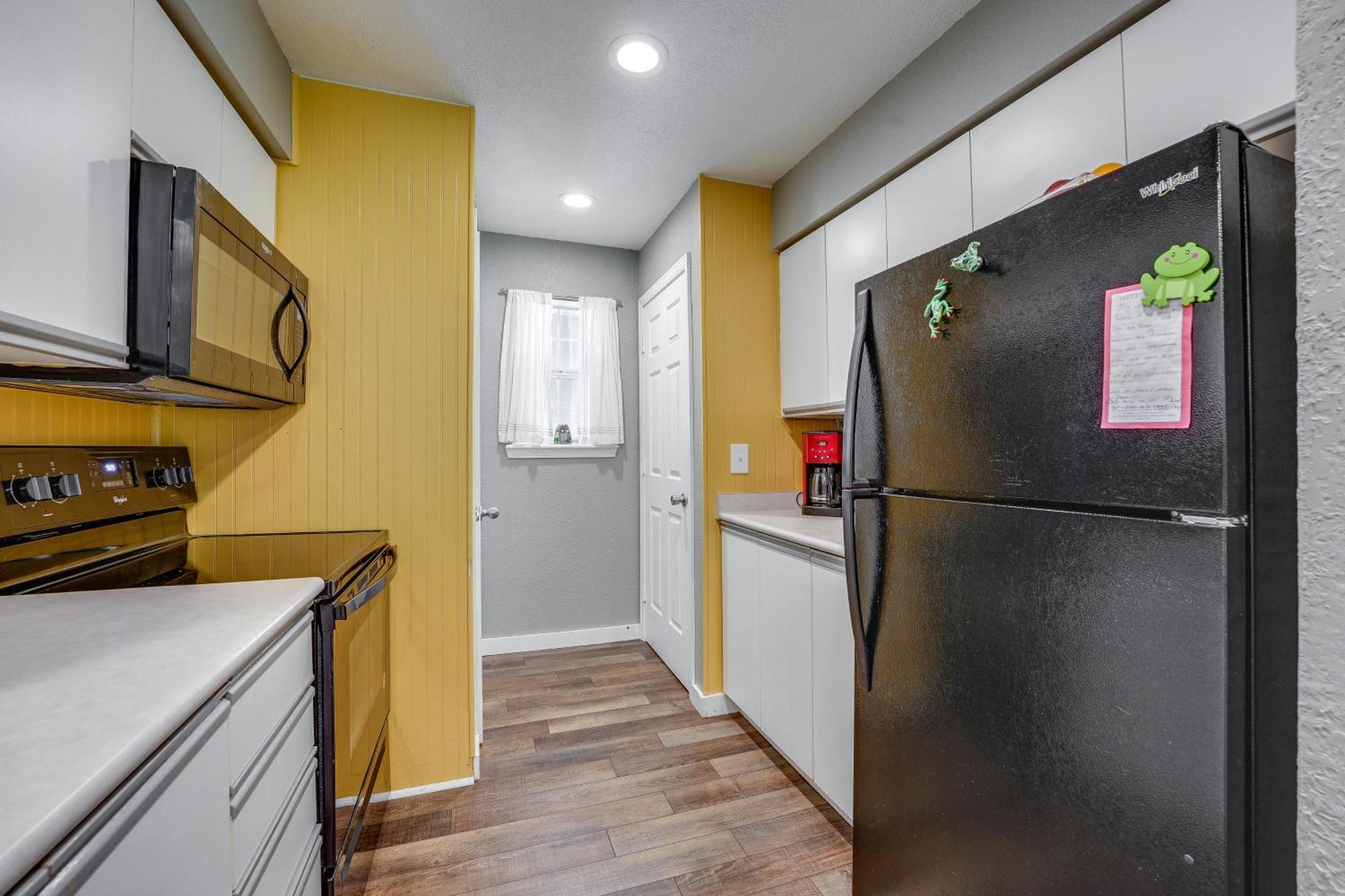 Ideally Located 3 Miles To Downtown! * Branson