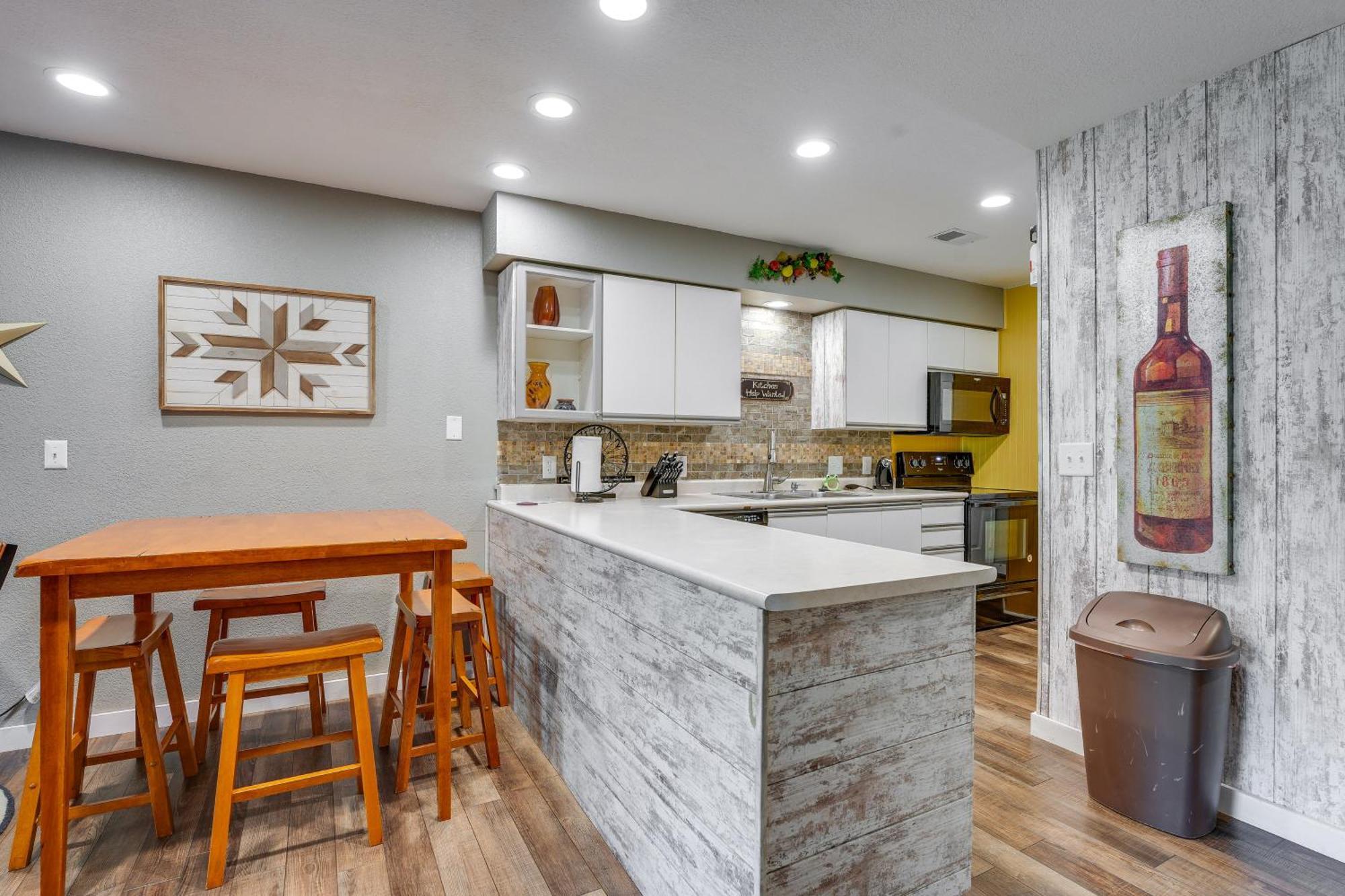 Ideally Located 3 Miles To Downtown!