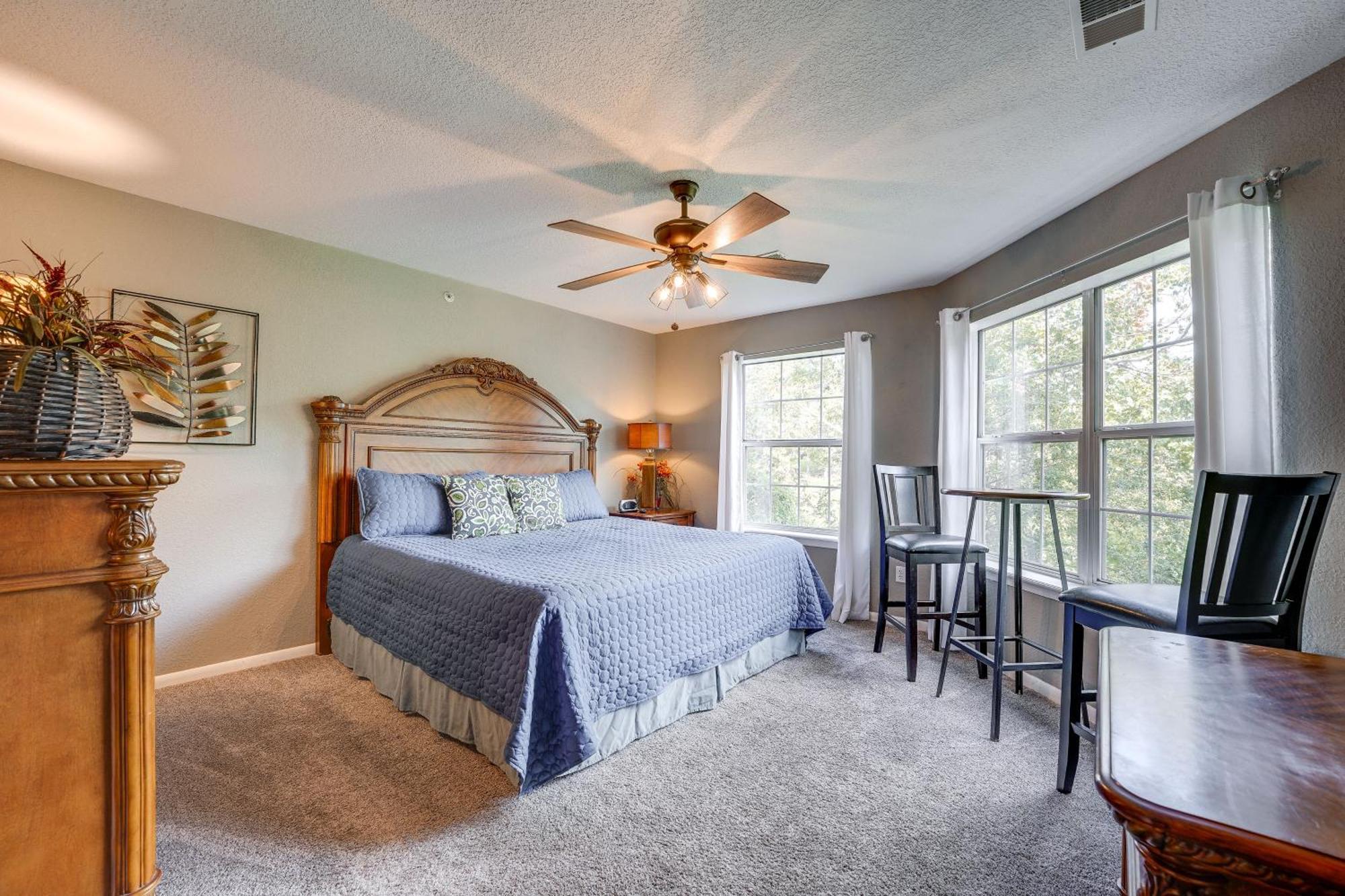 Ideally Located 3 Miles To Downtown! * Branson