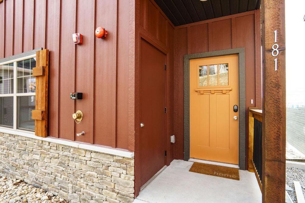 Modern Coastal Branson