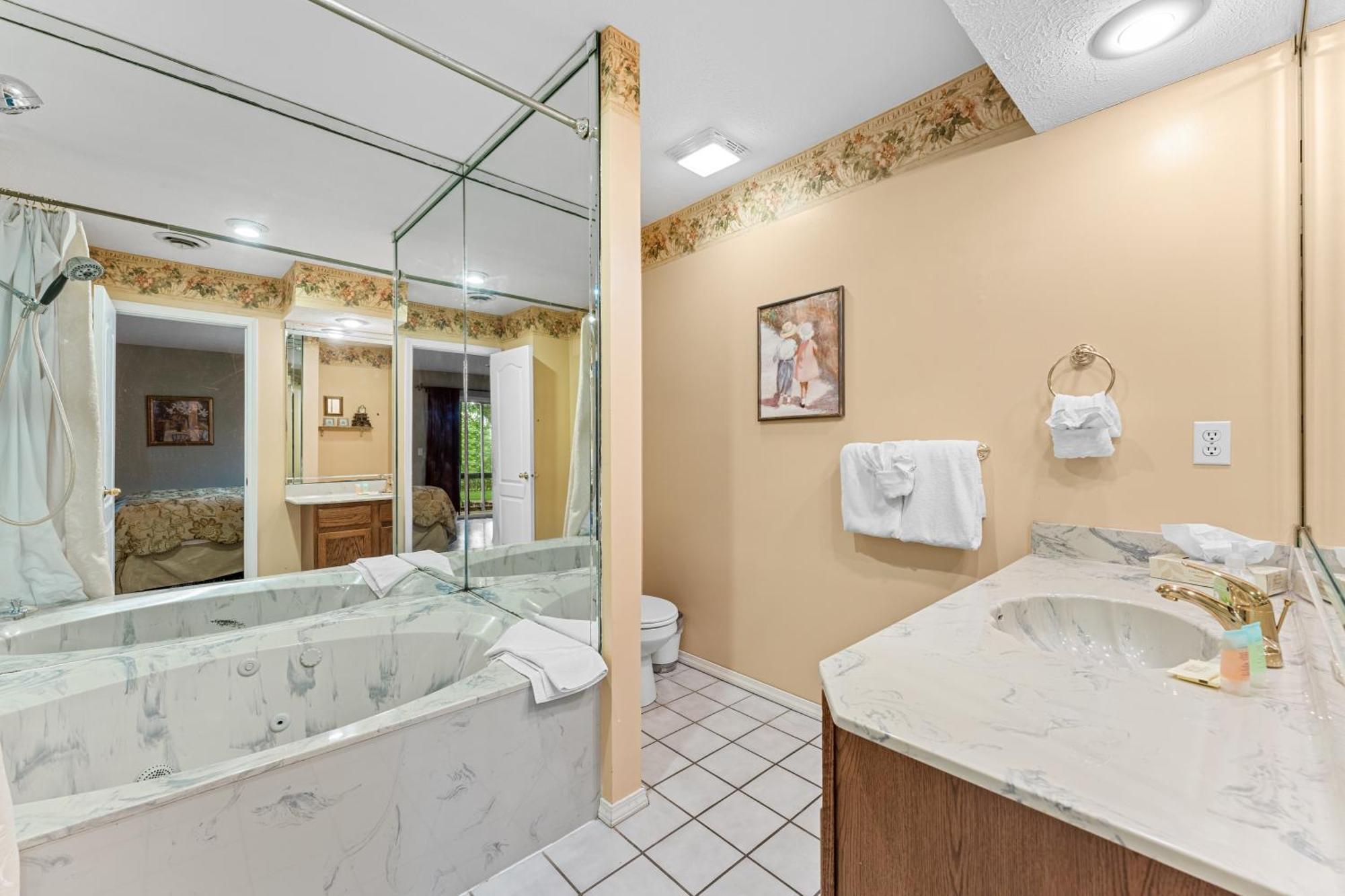 Bluffs Oasis Apartment *