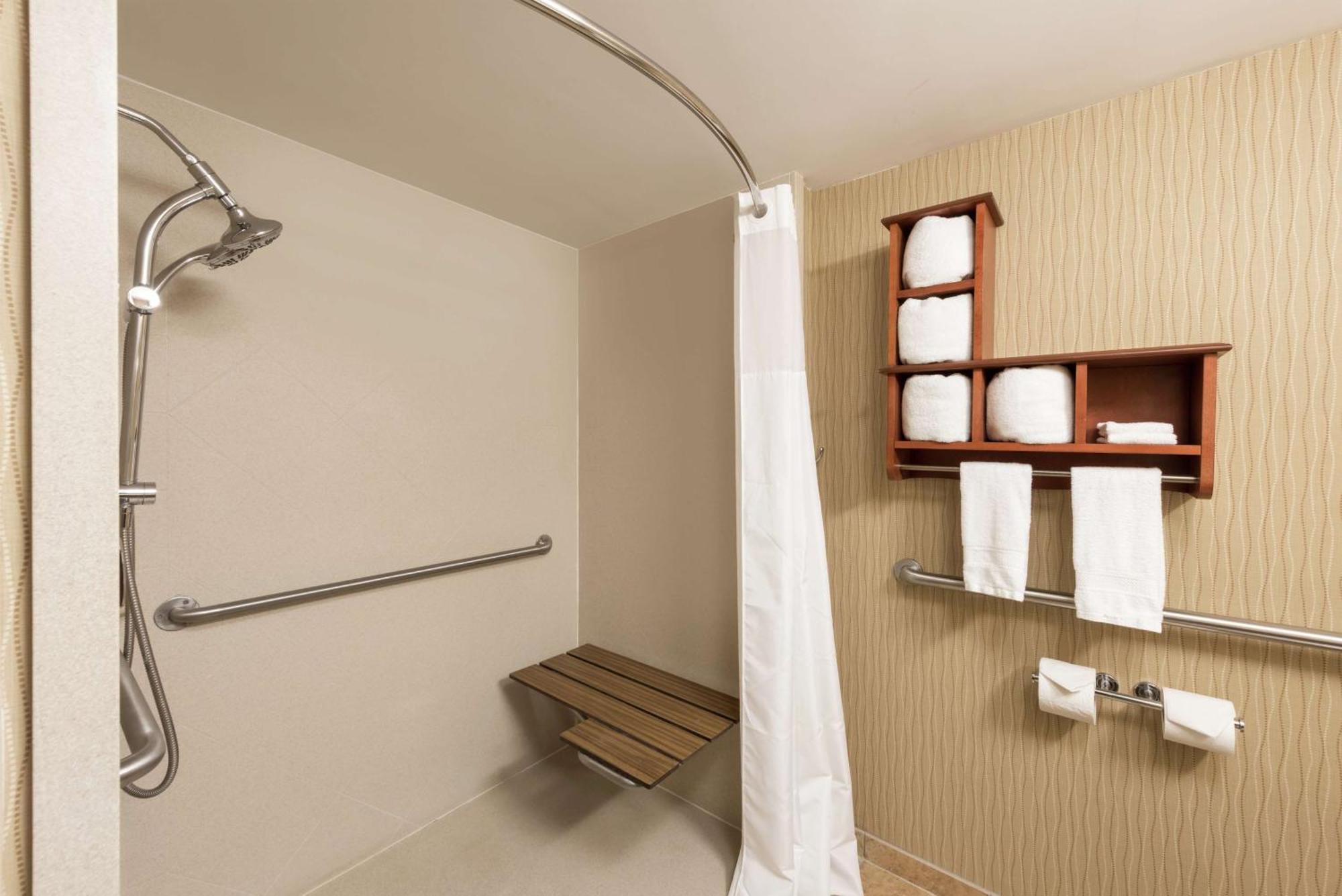 Hotel Hampton On The Strip 3*