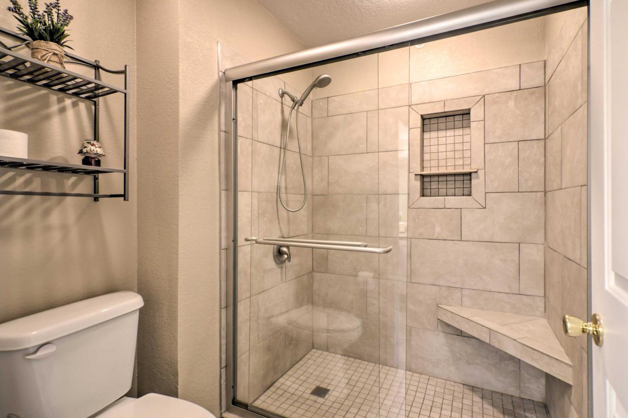 With Scenic Patio And Pool Access Branson
