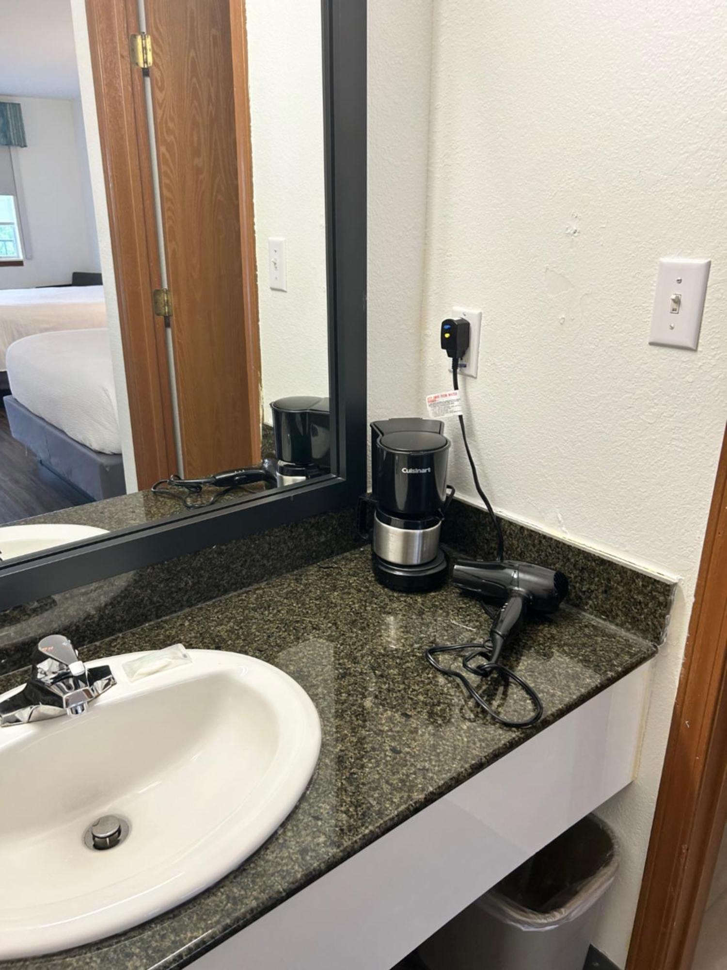 Seven Gables Hotel 2*