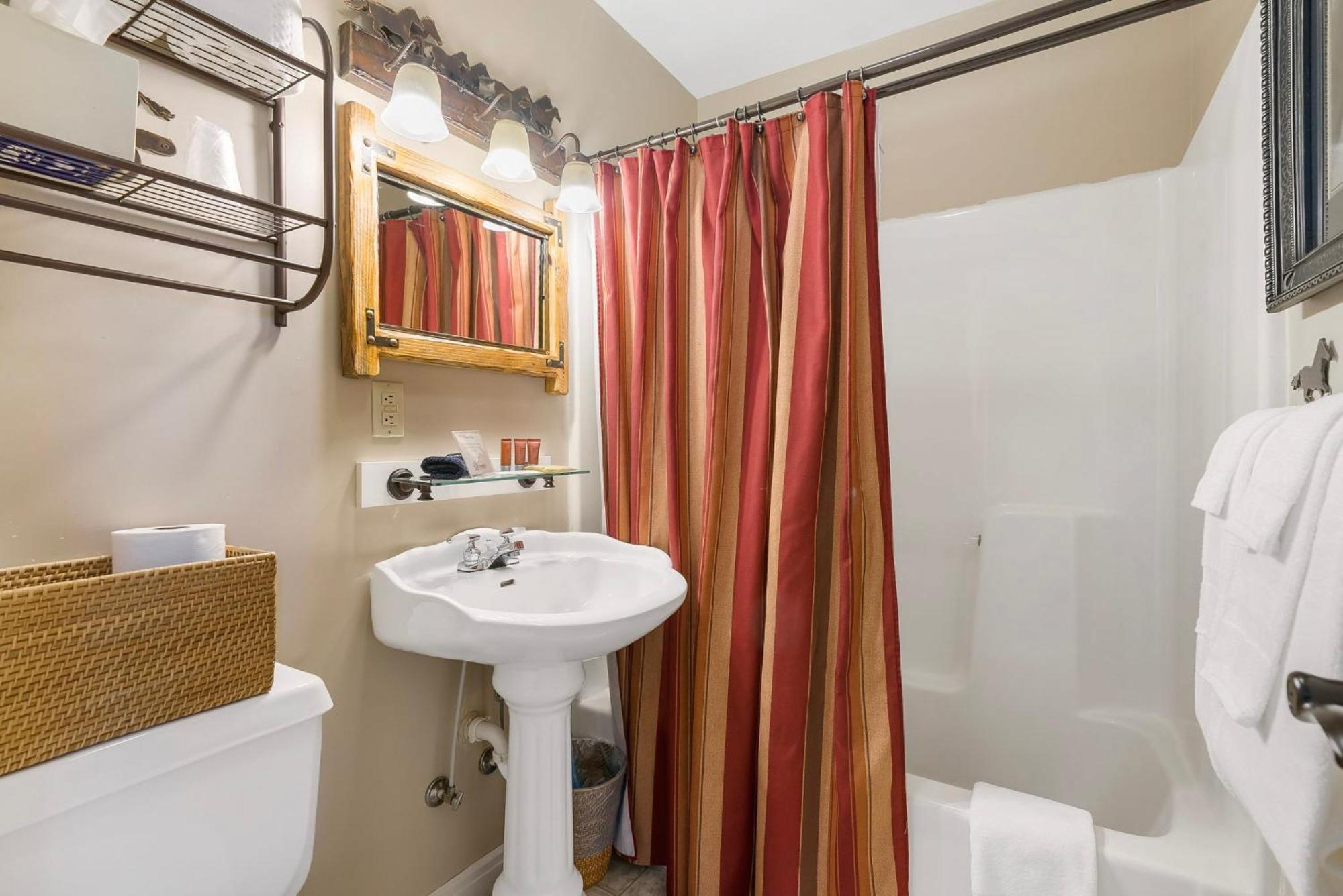 Historic - Horseshoe With King Bed - Downtown - Free Tickets Included Hotel *
