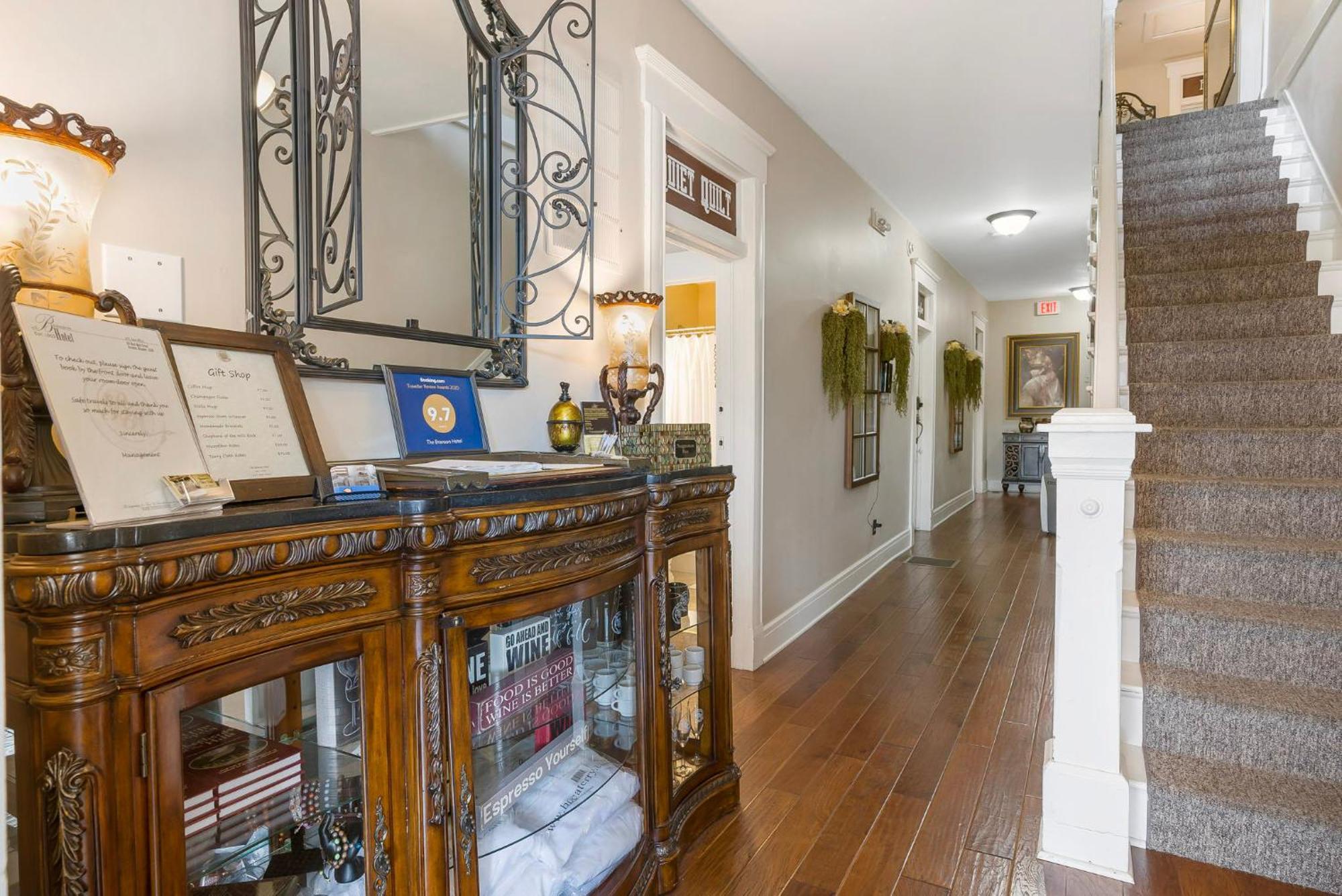 Historic - Horseshoe With King Bed - Downtown - Free Tickets Included Hotel Branson