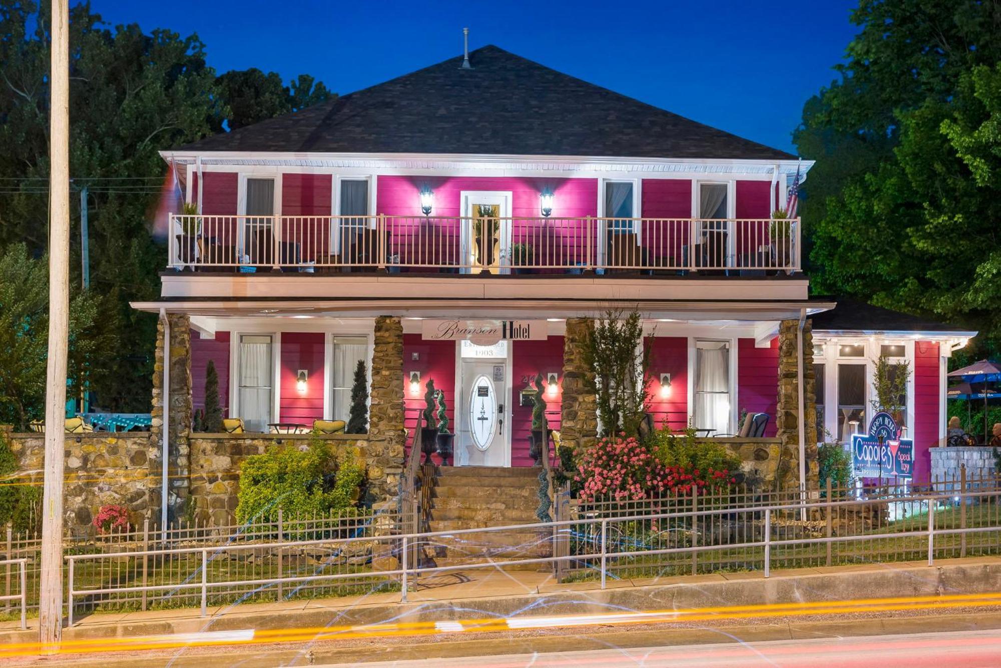 Historic - Horseshoe With King Bed - Downtown - Free Tickets Included * Branson