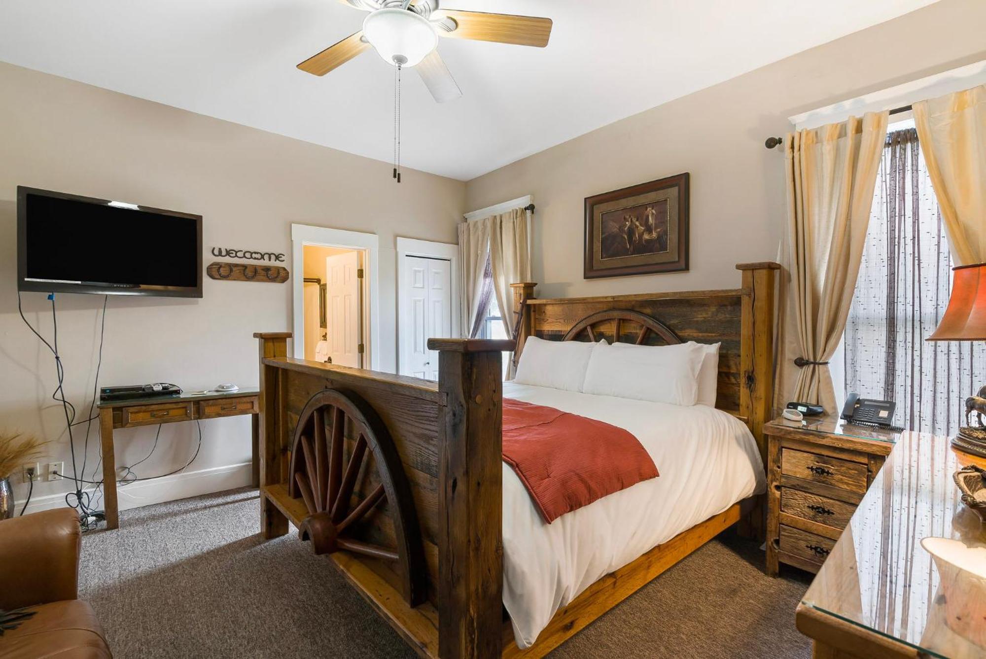 Historic - Horseshoe With King Bed - Downtown - Free Tickets Included Hotel Branson