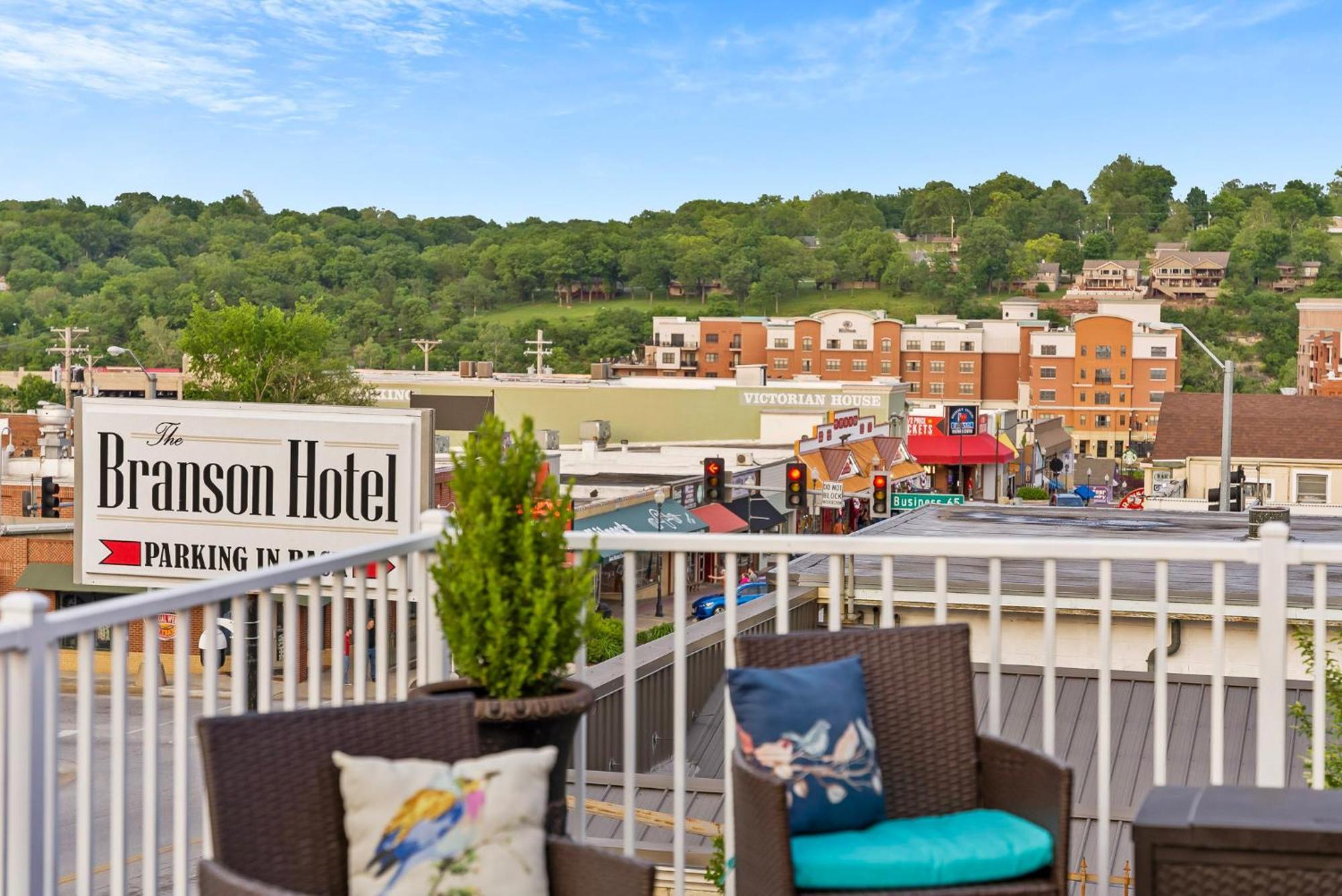 Hotel Historic - Horseshoe With King Bed - Downtown - Free Tickets Included Branson