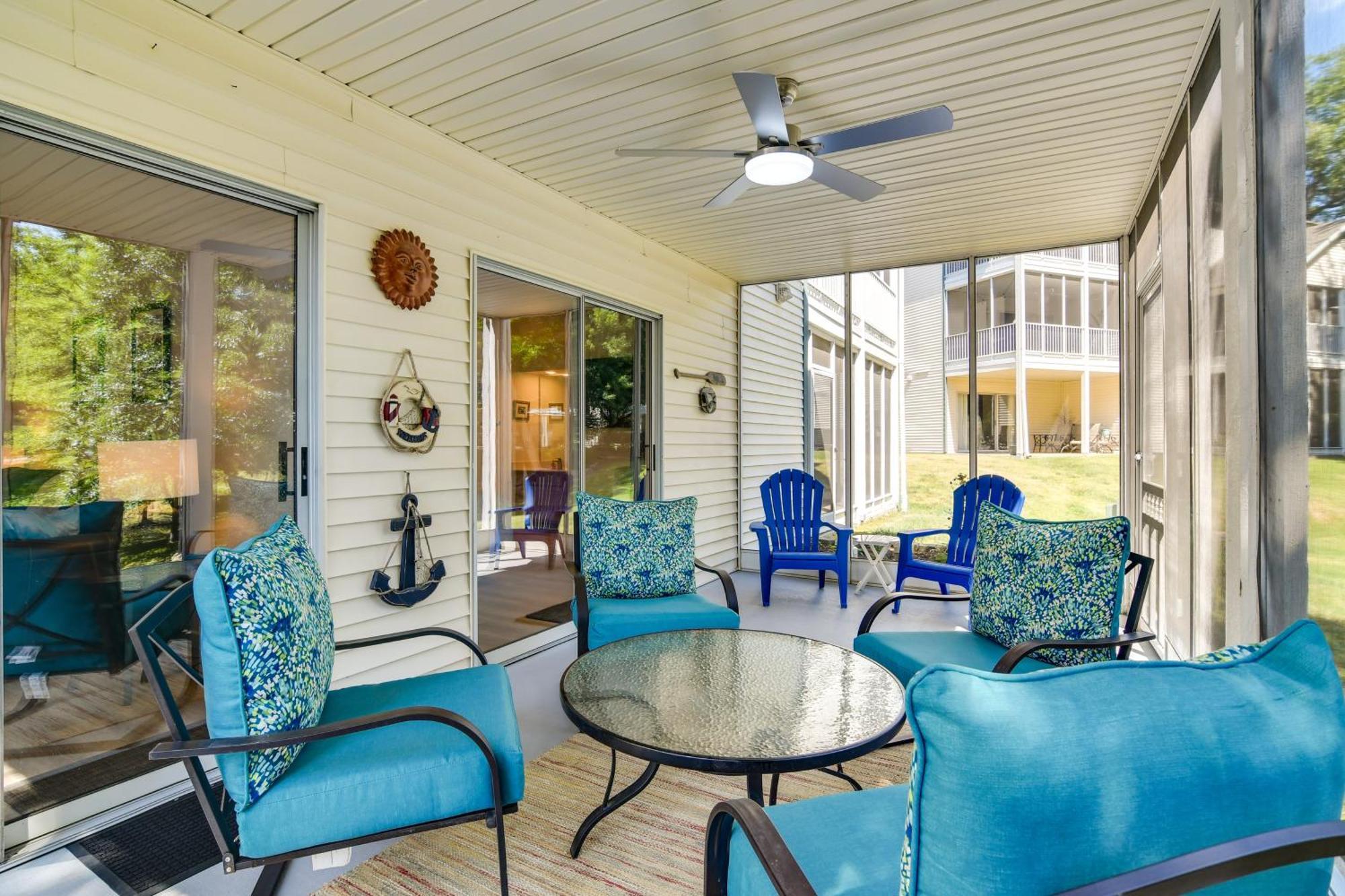 With Screened Patio, Pool Access Apartment