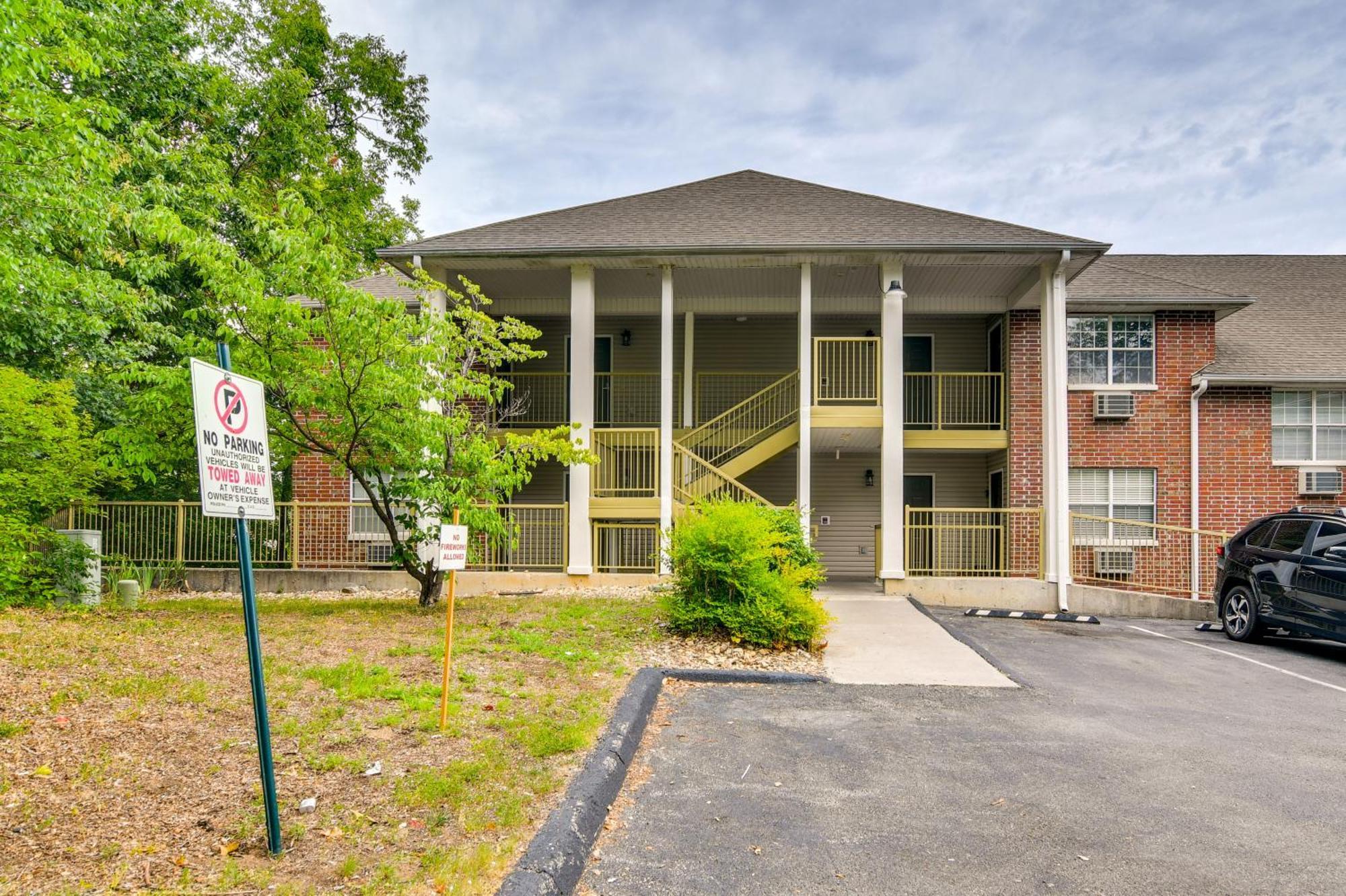 Modern On Thousand Hills Golf Course * Branson