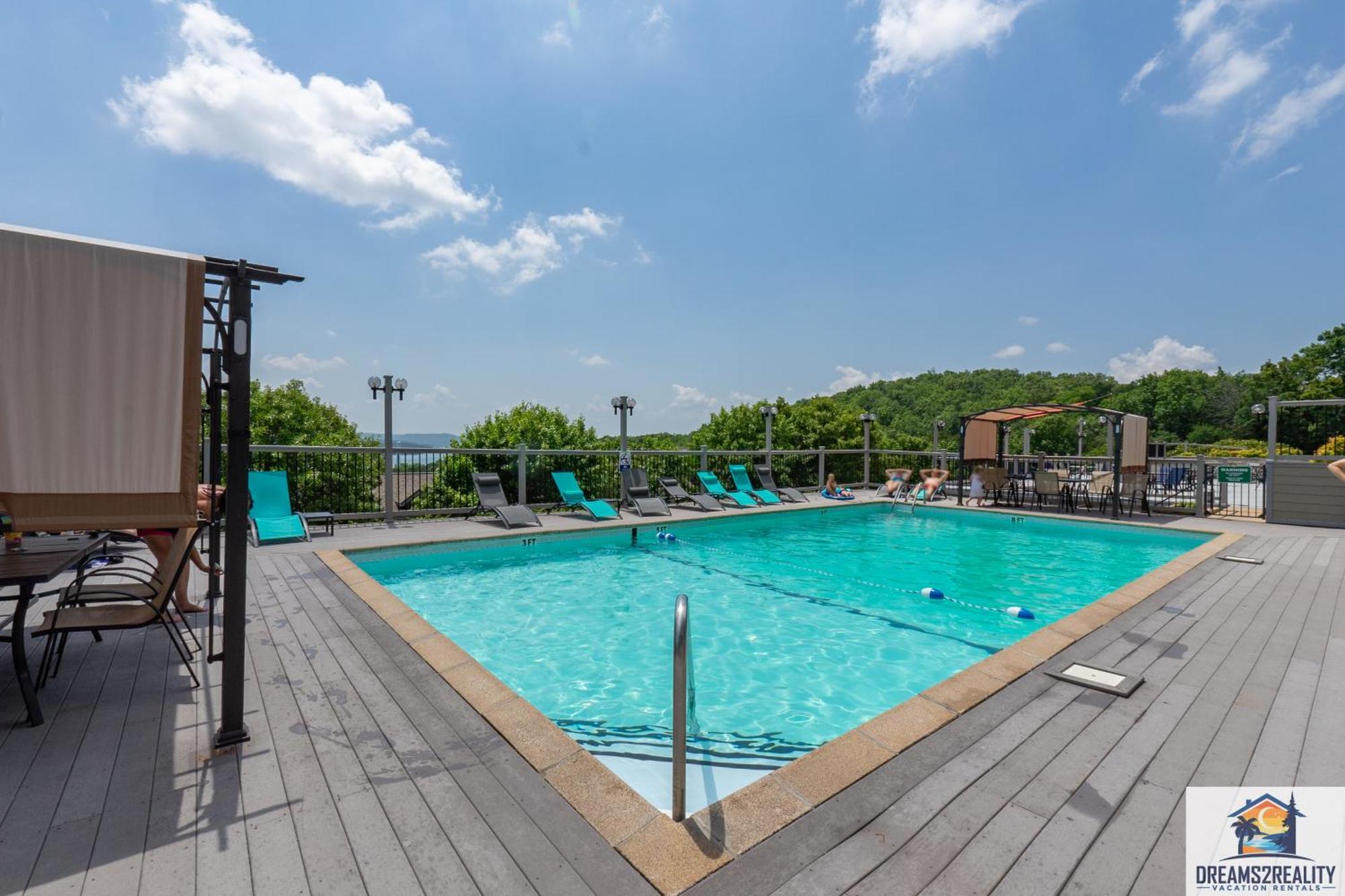 Lake View! Walk-in 3 Bedroom - Outdoor Pool - Free Tickets Included - Trh6-6 Branson