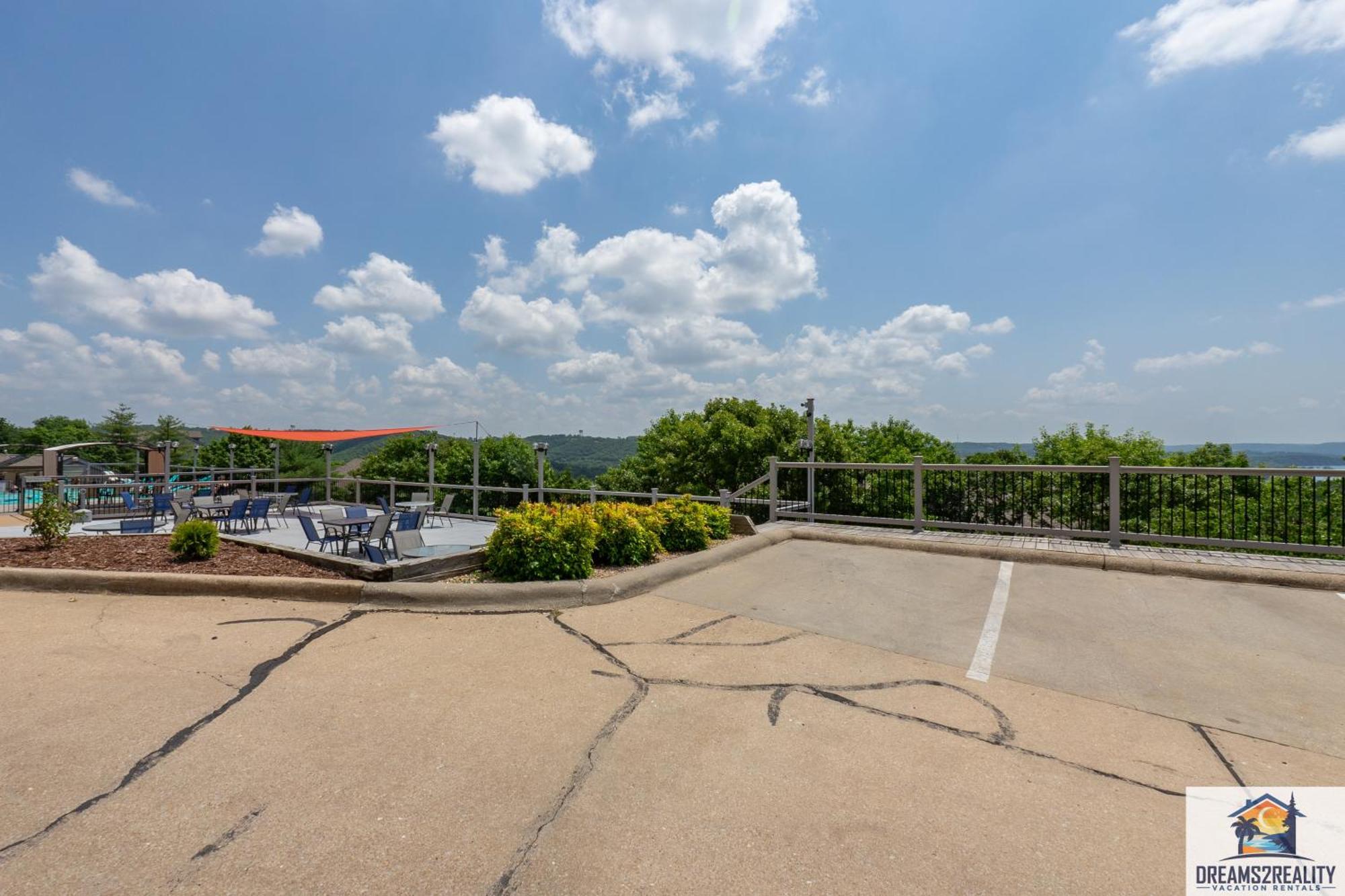 Lake View! Walk-in 3 Bedroom - Outdoor Pool - Free Tickets Included - Trh6-6 * Branson