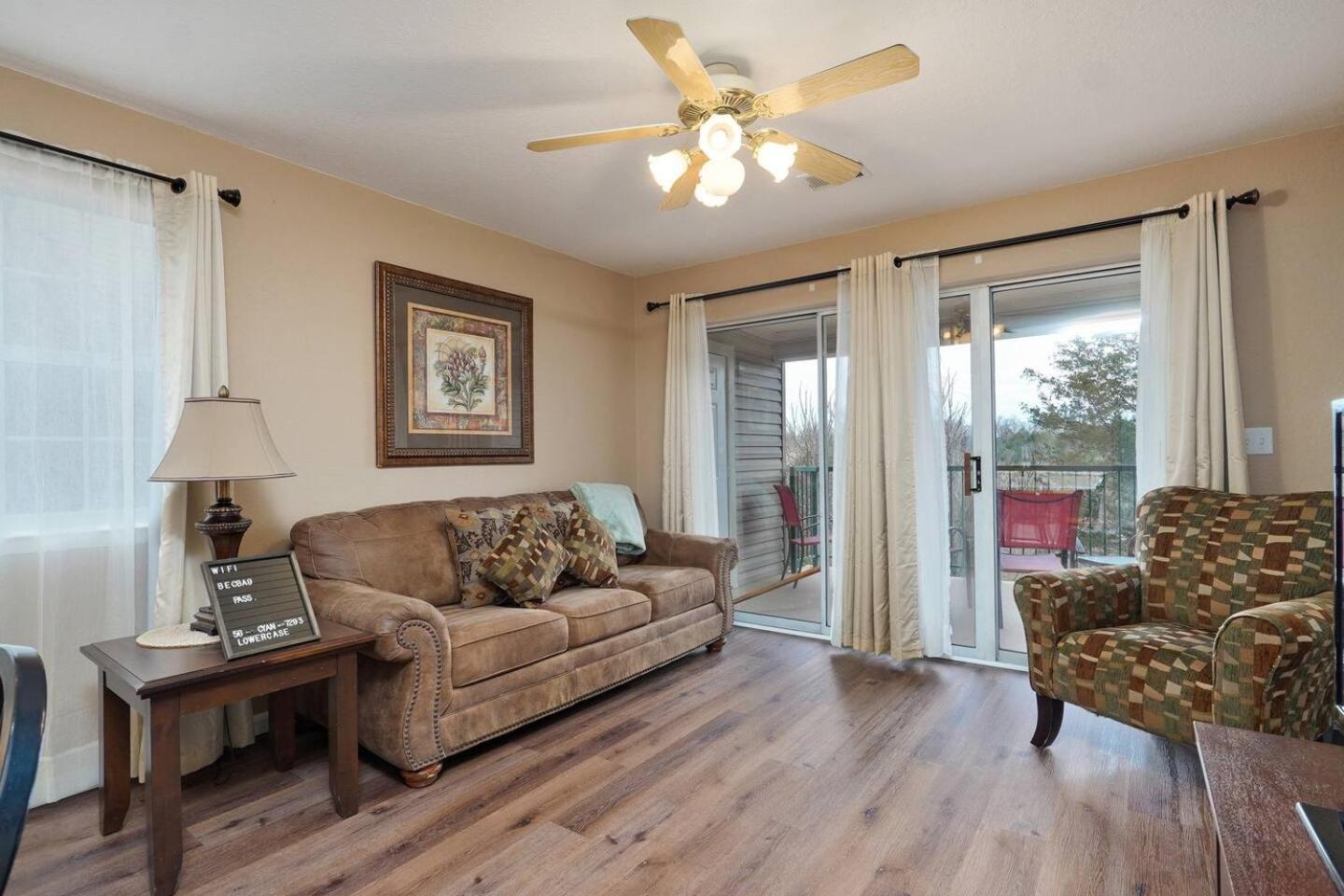Retreat @ The Hills W/ Pets And Game Apartment *