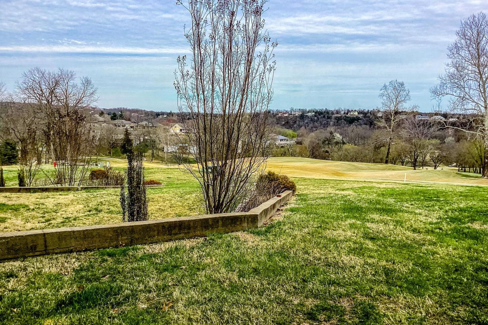 Couples Paradise & Retreat On The 18th Branson