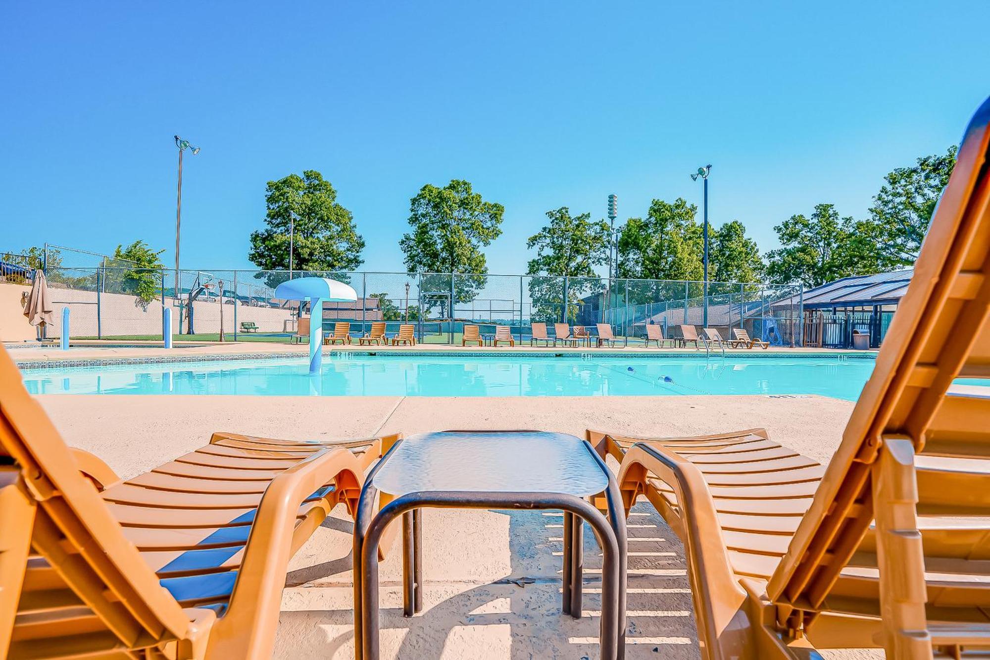Couples Paradise & Retreat On The 18th Holiday home Branson