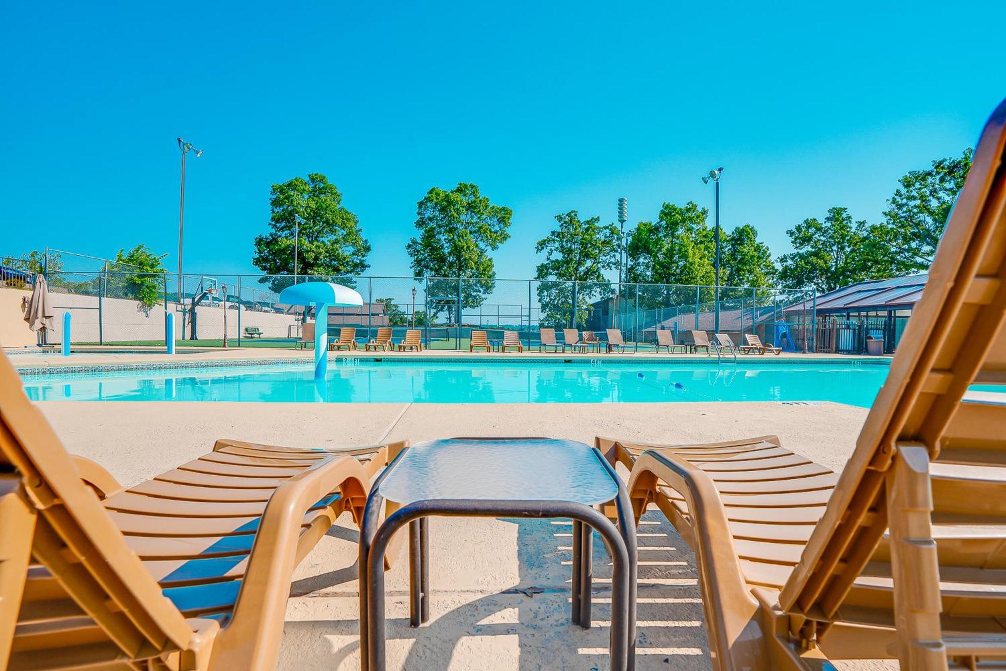 Lofty Retreat & Paradise Pointe * Branson