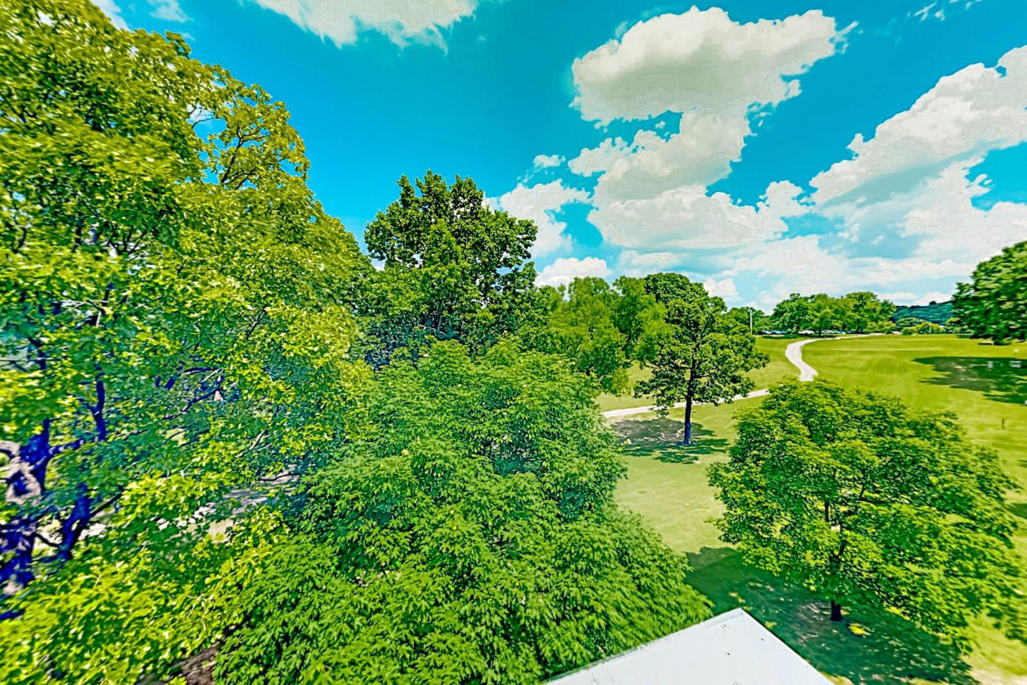 Lofty Retreat & Paradise Pointe Branson