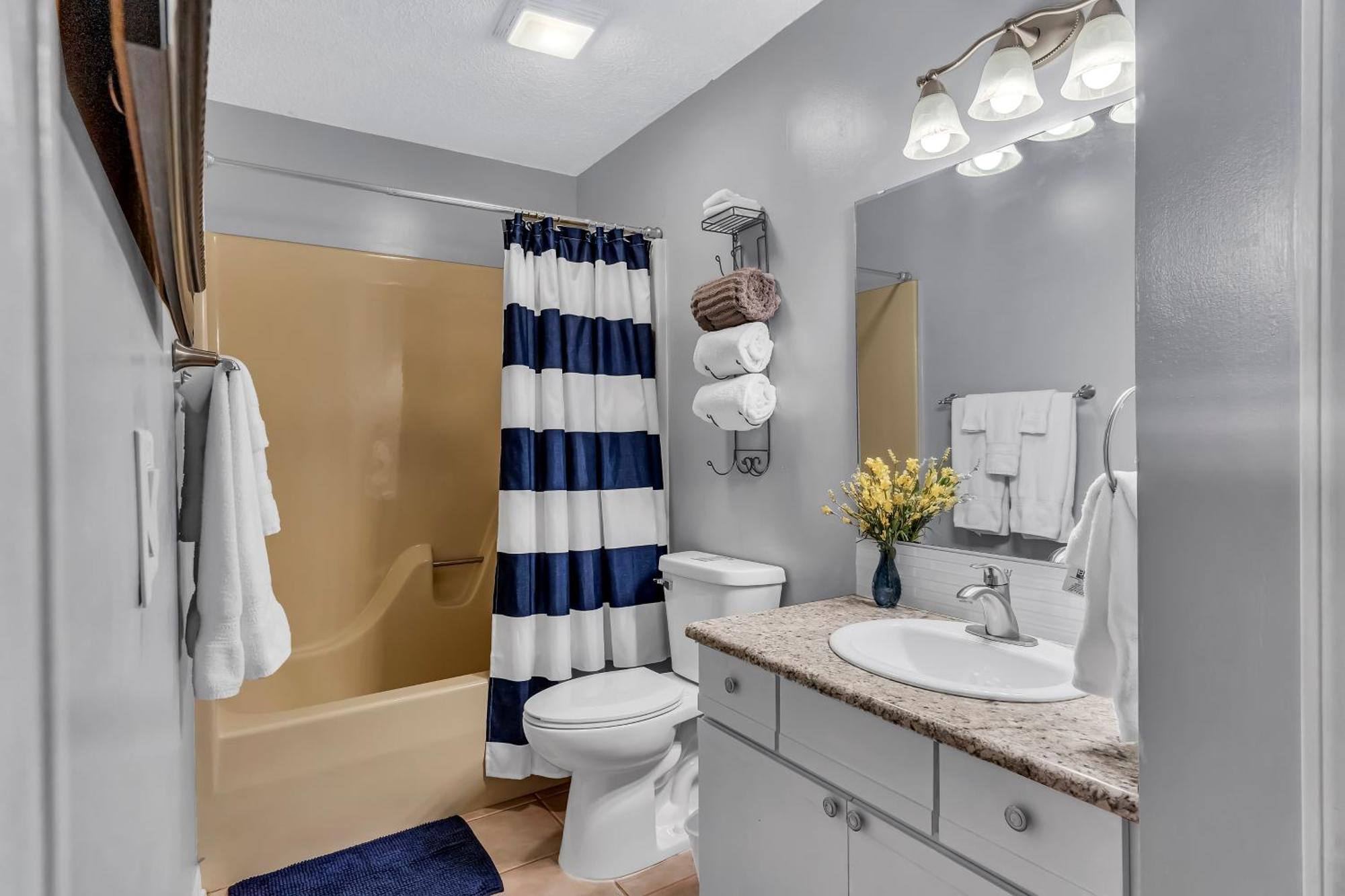 Apartment Bluff Retreat - Sleeps 6 - Heated Pool - Golf Branson