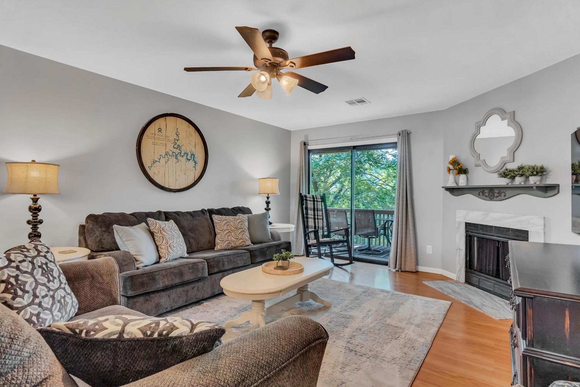 Apartment Bluff Retreat - Sleeps 6 - Heated Pool - Golf *