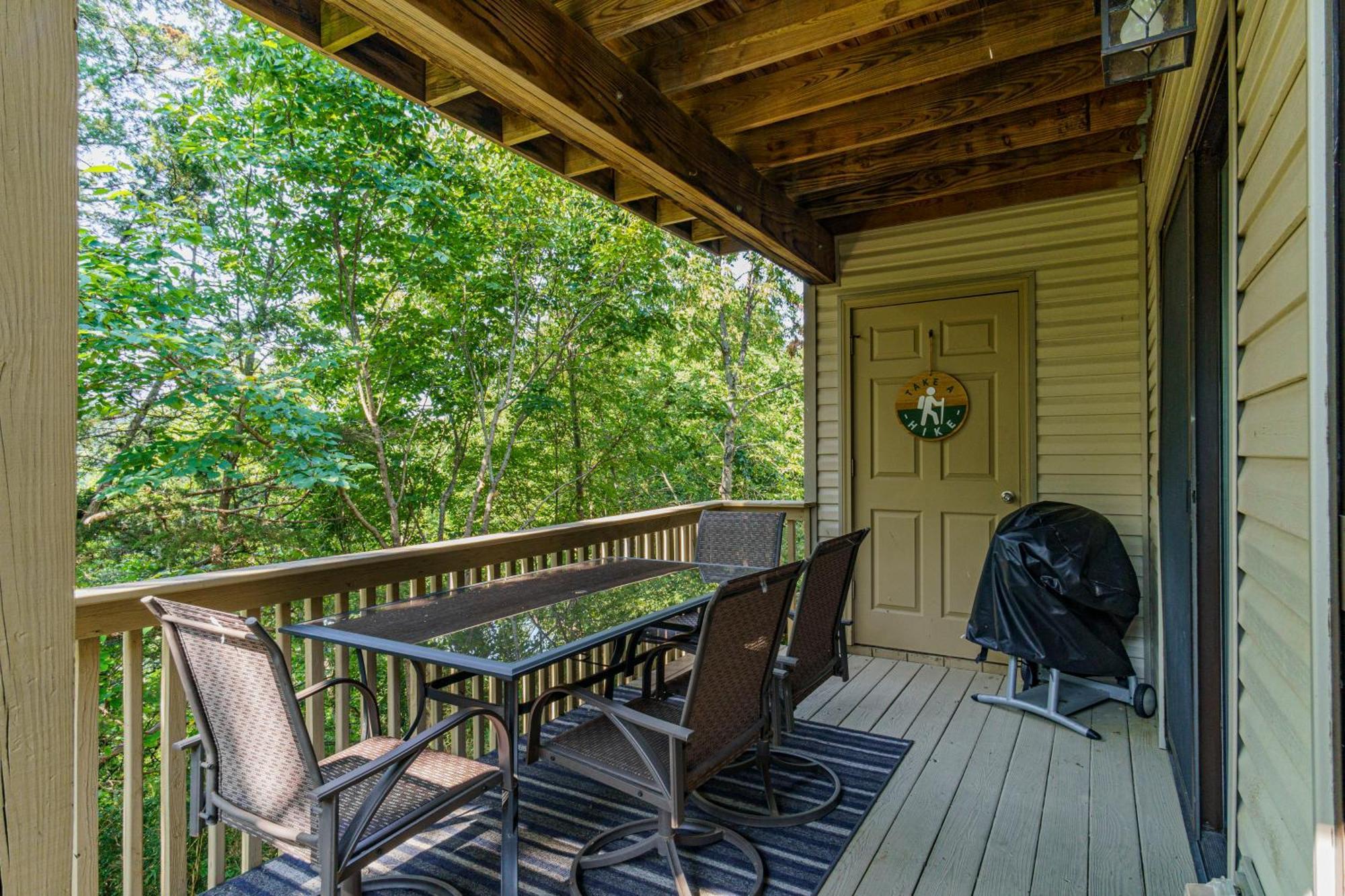 Apartment Bluff Retreat - Sleeps 6 - Heated Pool - Golf *