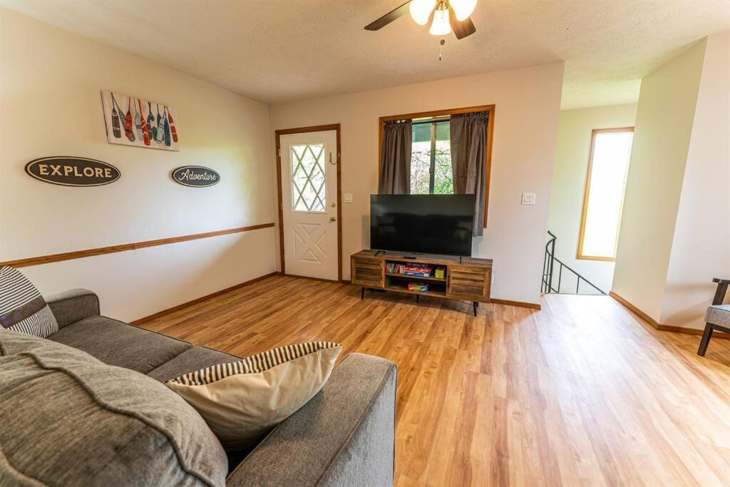 Villa Tribesman 21 On Table Rock Branson