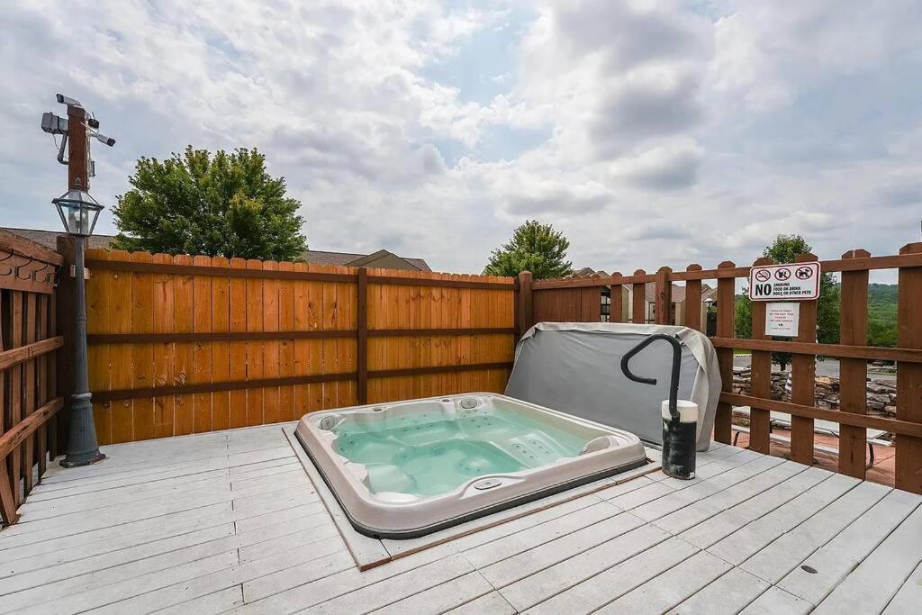 Apartment Modern Comfort: Updated Cozy In Indian Point Branson