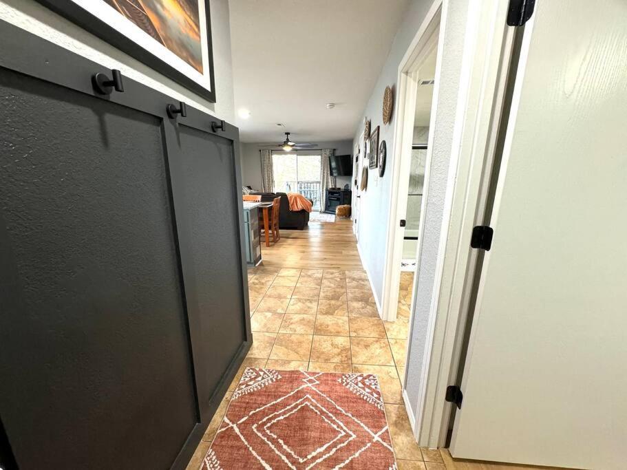 Apartment Modern Comfort: Updated Cozy In Indian Point *