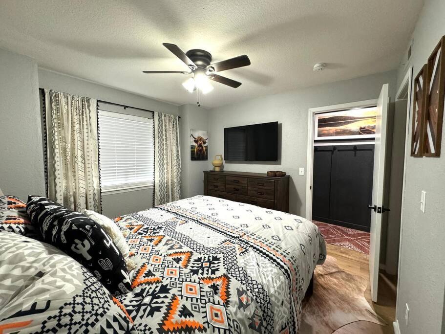 Apartment Modern Comfort: Updated Cozy In Indian Point Branson