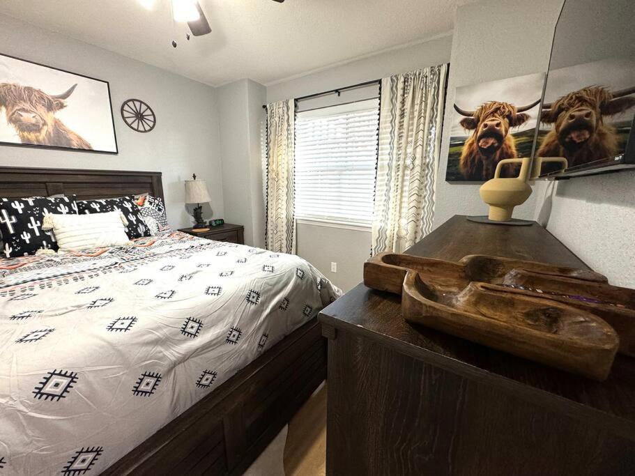Modern Comfort: Updated Cozy In Indian Point * Branson
