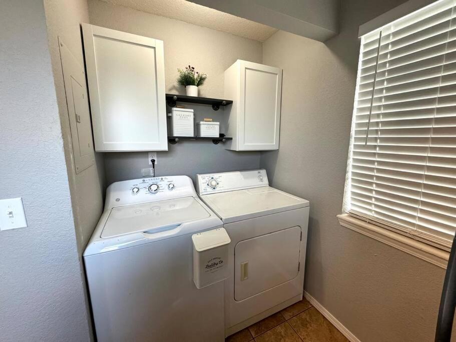 Apartment Modern Comfort: Updated Cozy In Indian Point *