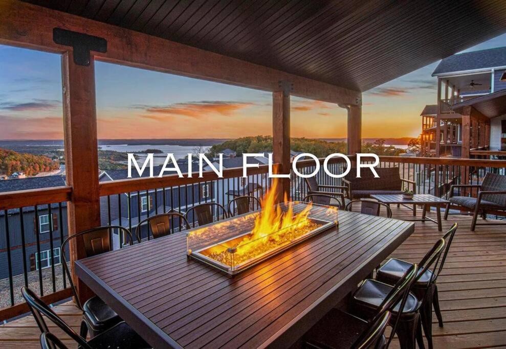 Luxury Lakefront: 9br/8.5ba, Views, Peak Comfort