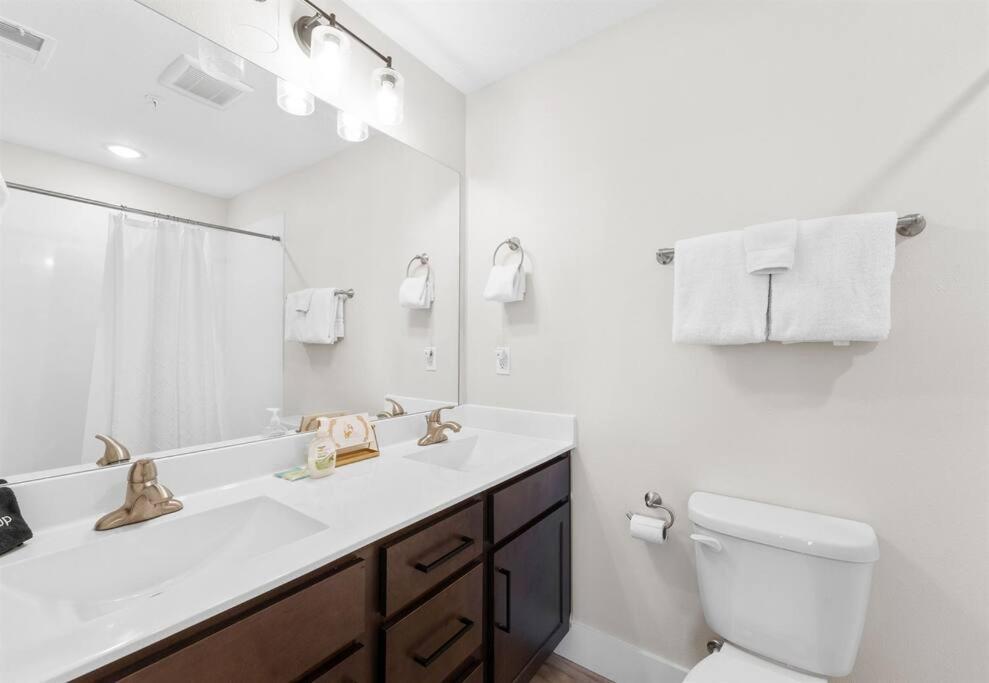 Holiday home Luxury Lakefront: 9br/8.5ba, Views, Peak Comfort Branson