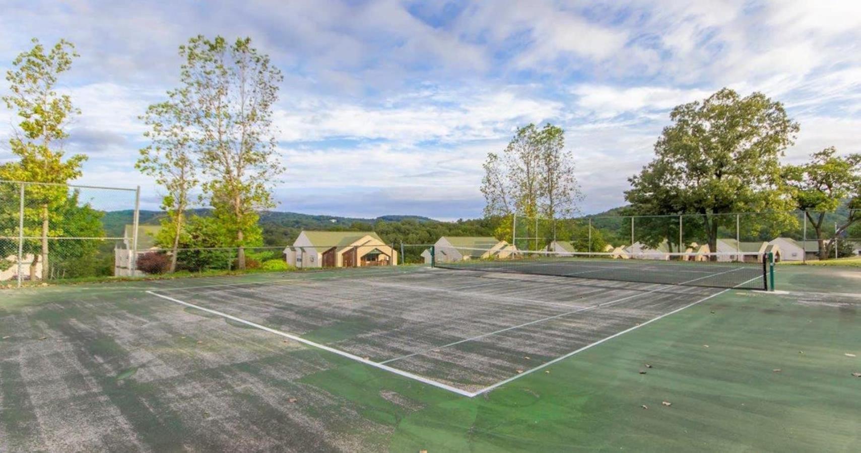 Walk-in Eagles Nest With Pool And Hot Tub Near Silver Dollar Apartment
