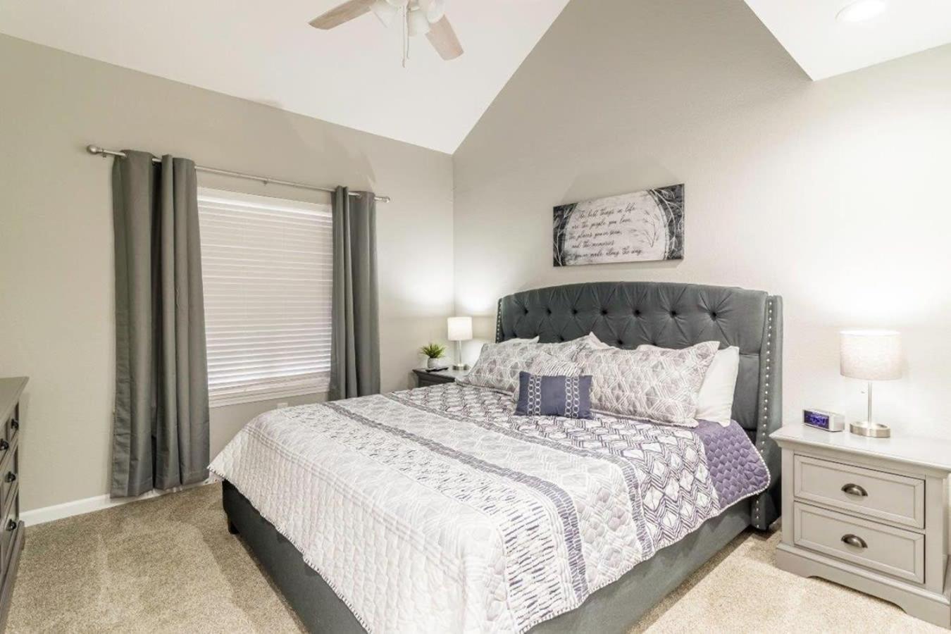 Updated Penthouse On Thousand Hills Golf Course With Views And Close To 76