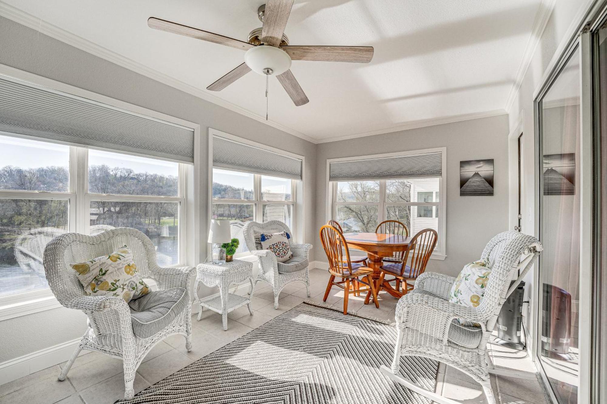 With Amenities And Marina Views! Apartment *