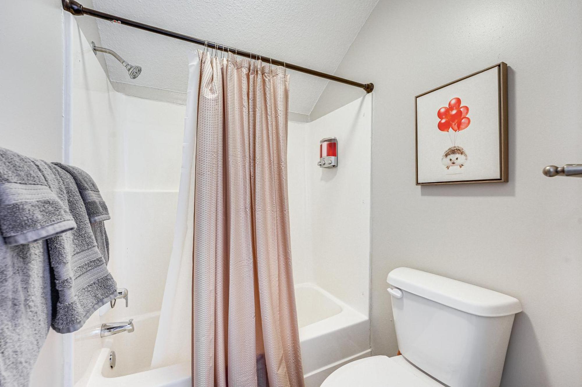 With Amenities And Marina Views! Apartment *