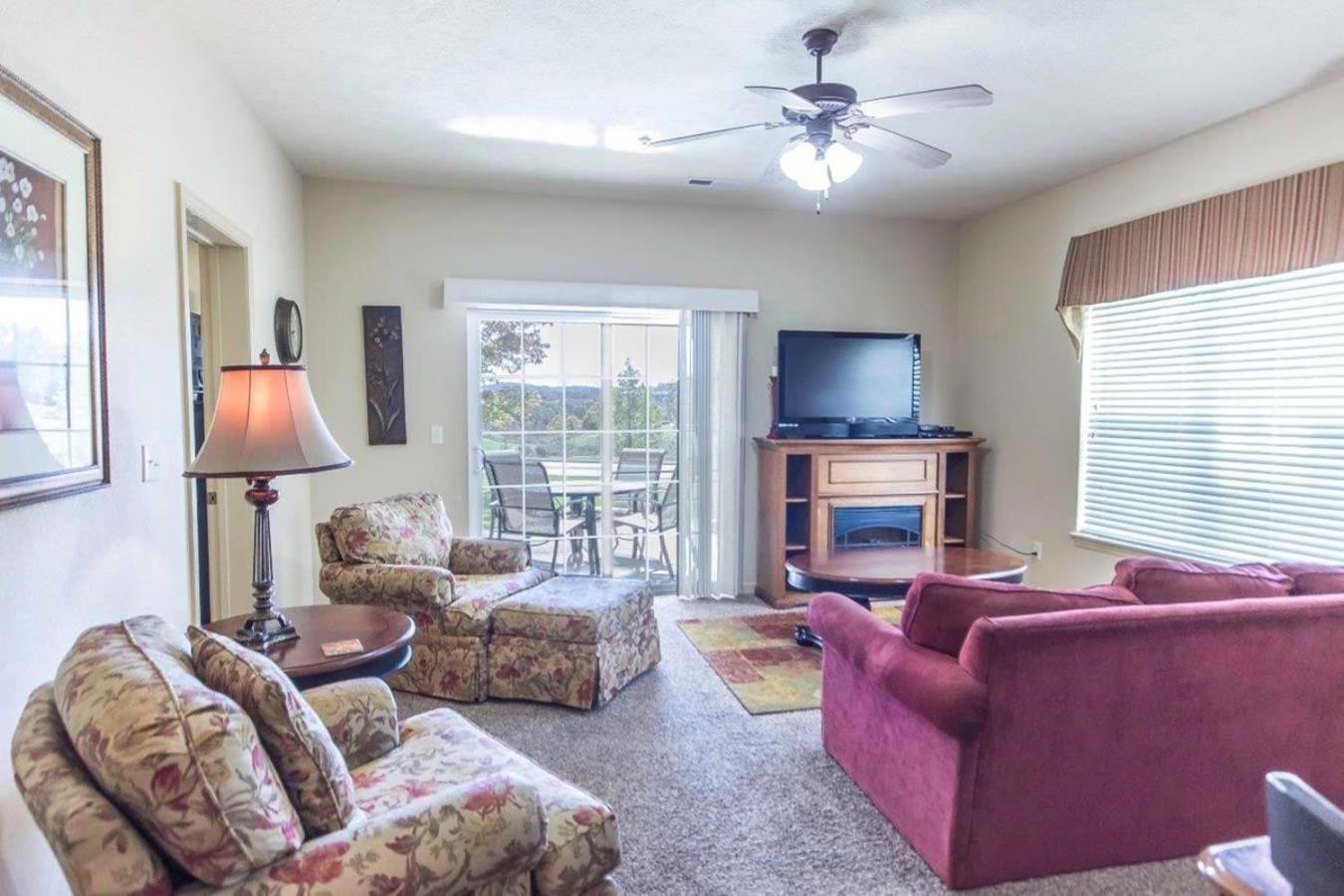 With A Walkout And Elevator Access At Thousand Hills And Next To 76 *