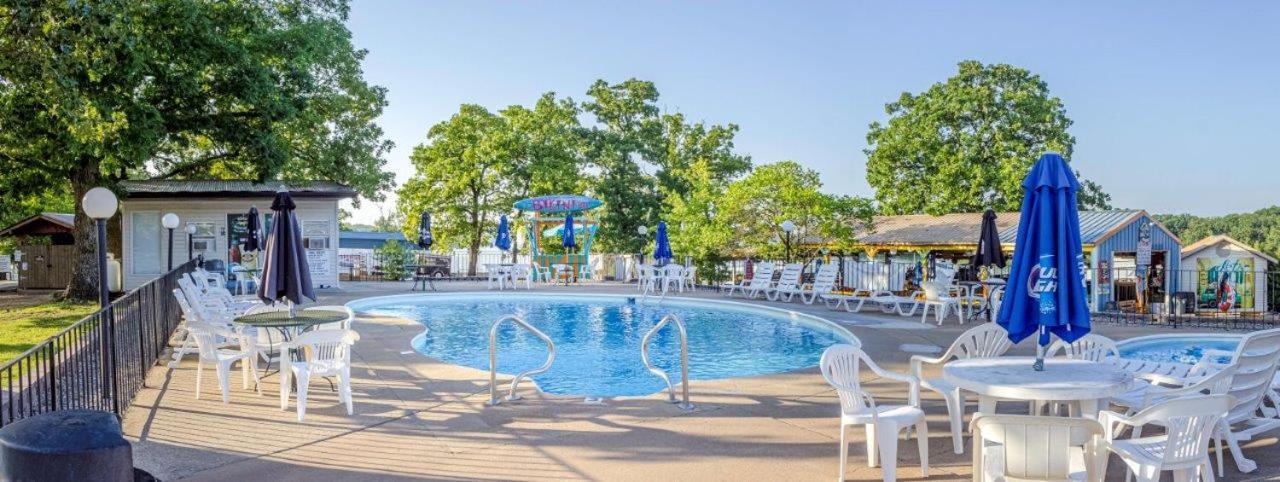 On Table Rock With Views And Pool And Wifi Near Silver Dollar Branson