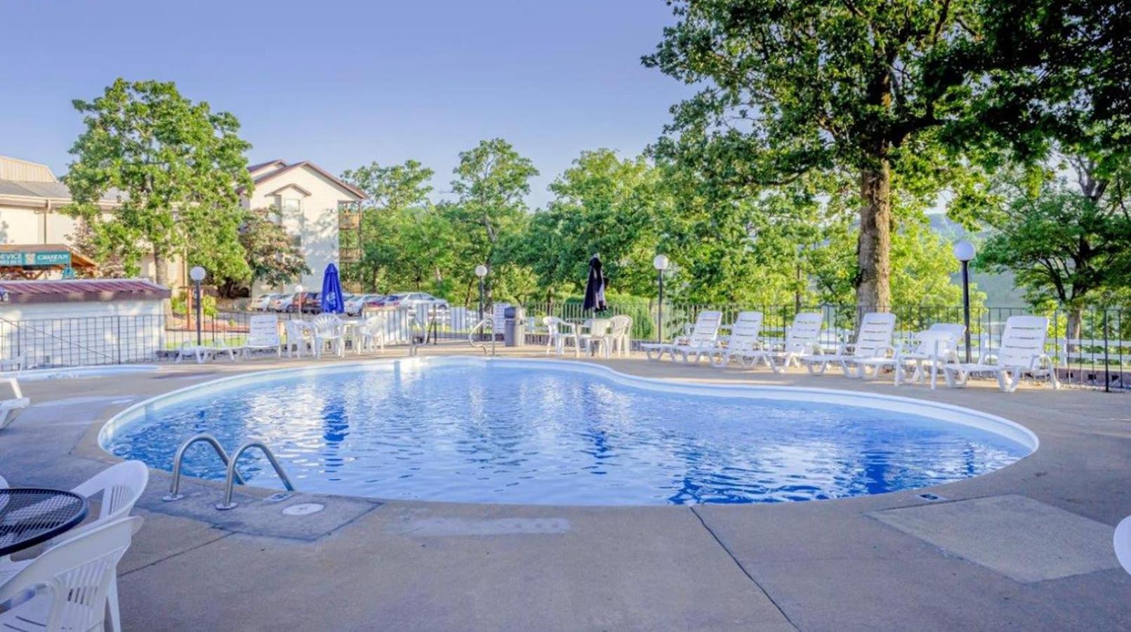 On Table Rock With Views And Pool And Wifi Near Silver Dollar Branson