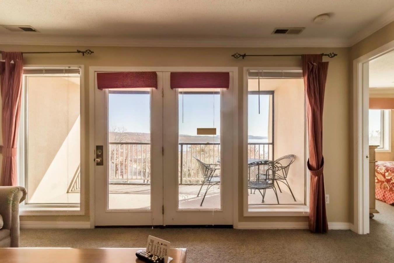 On Table Rock With Views And Pool And Wifi Close To Silver Dollar Apartment *