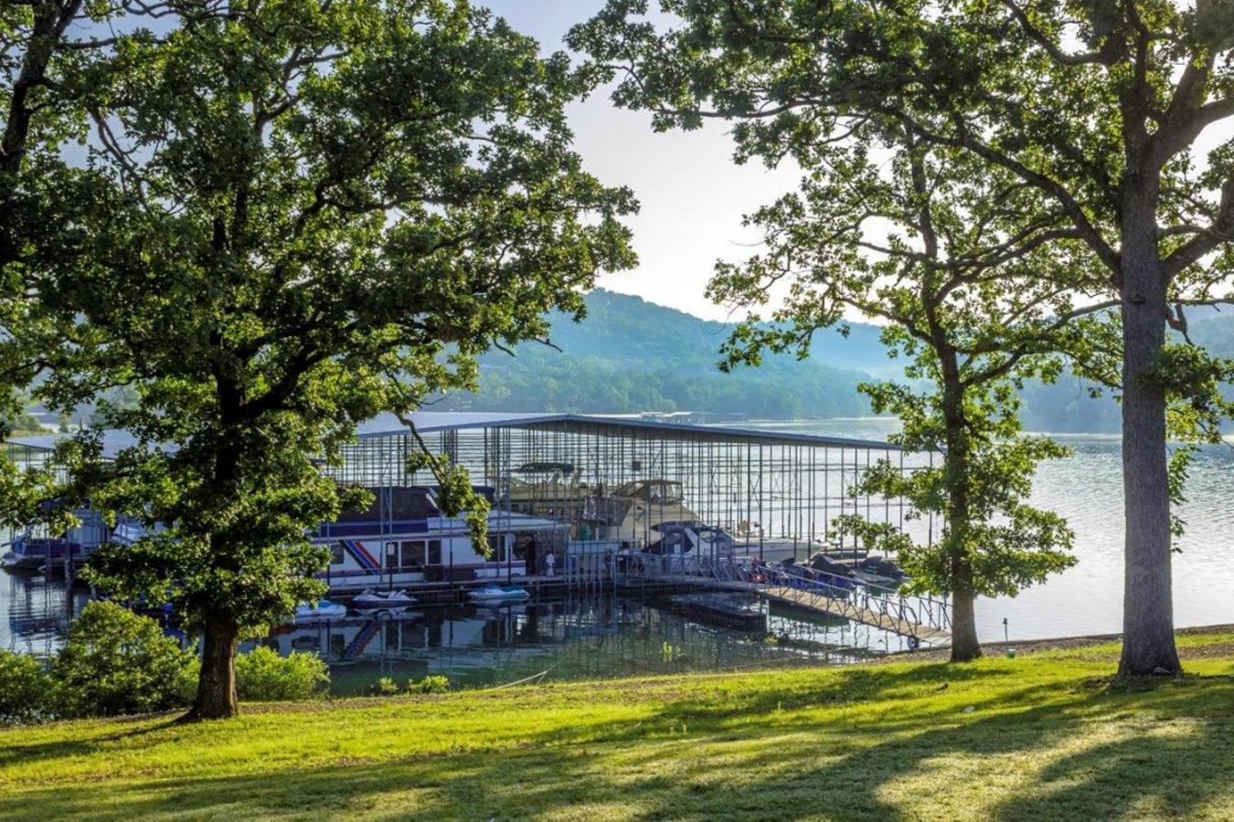 On Table Rock With Views And Pool And Wifi Close To Silver Dollar *