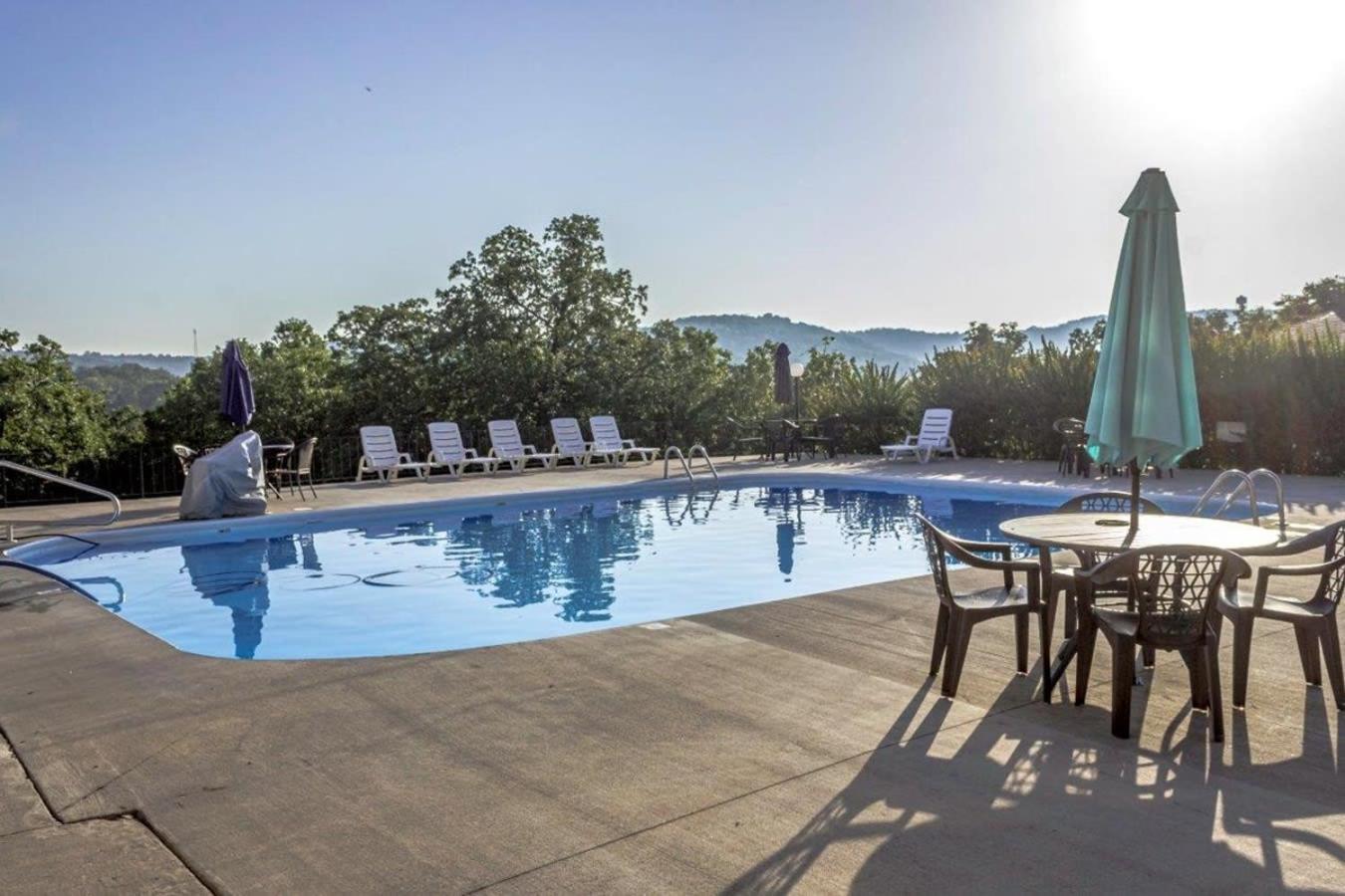 On Table Rock With Views And Pool And Wifi Close To Silver Dollar Apartment *