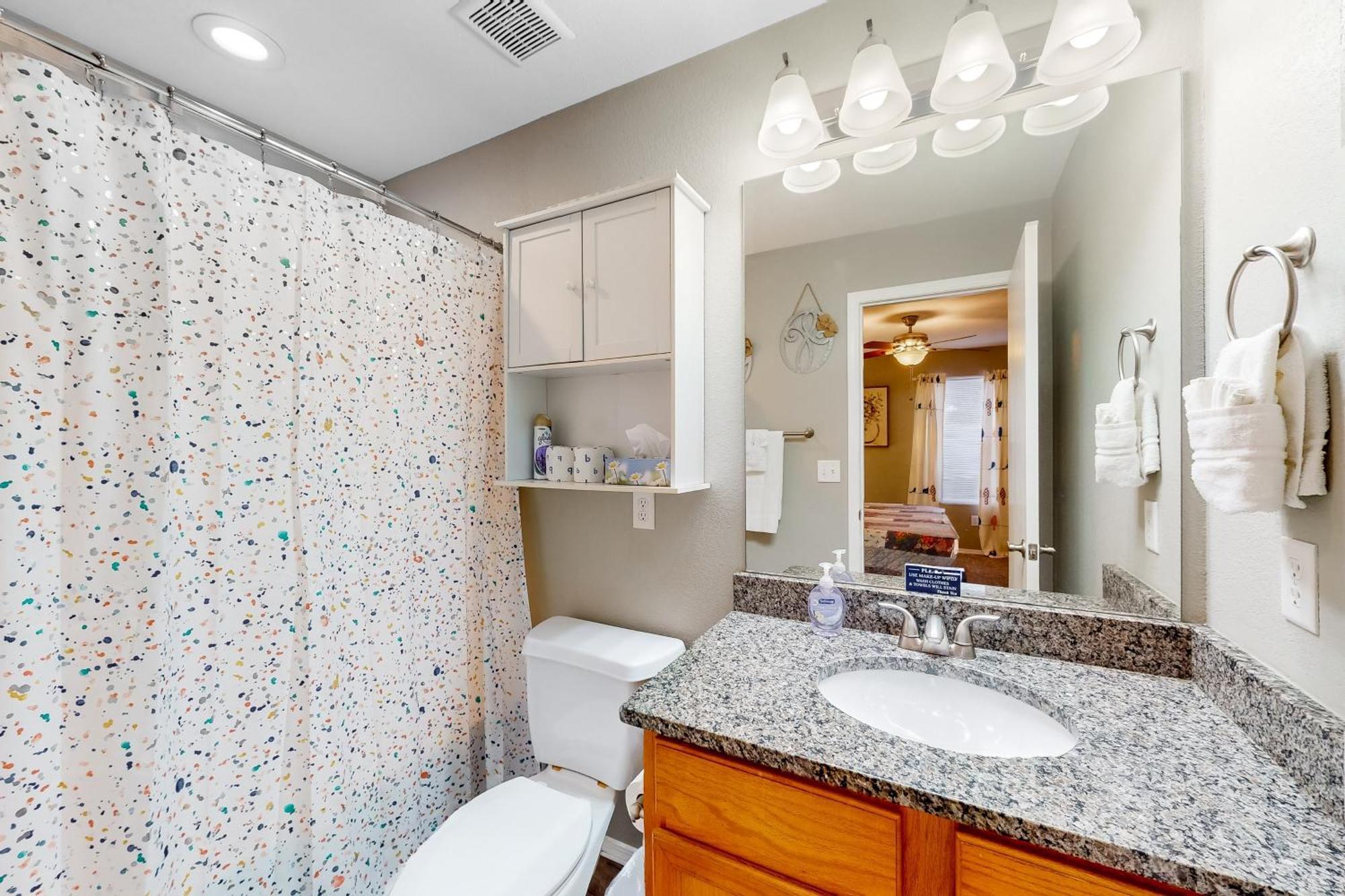 Apartment Hillside Living Units 5 & 6 *